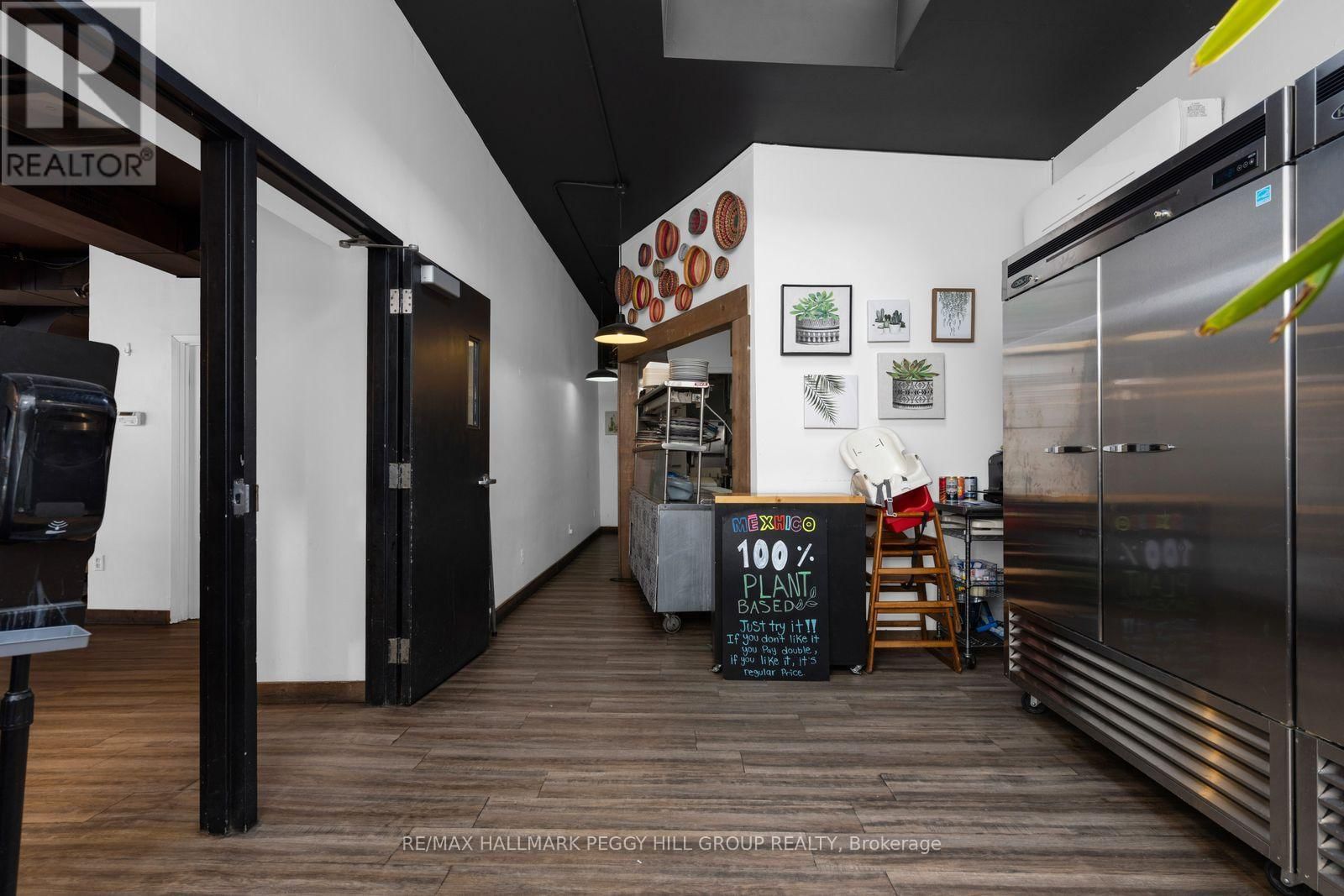 37 DUNLOP STREET WEST Image 9