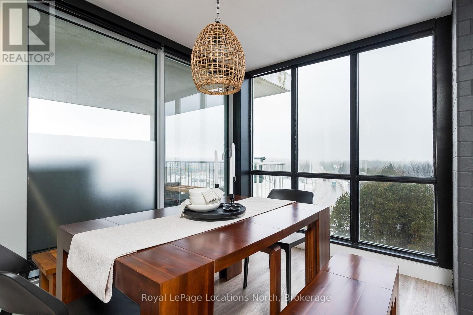 901 - 24 RAMBLINGS WAY Image 12