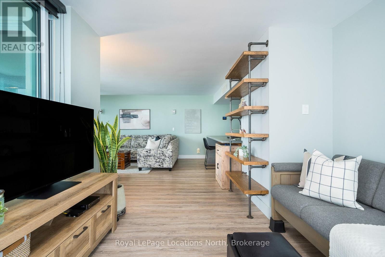 901 - 24 RAMBLINGS WAY Image 14