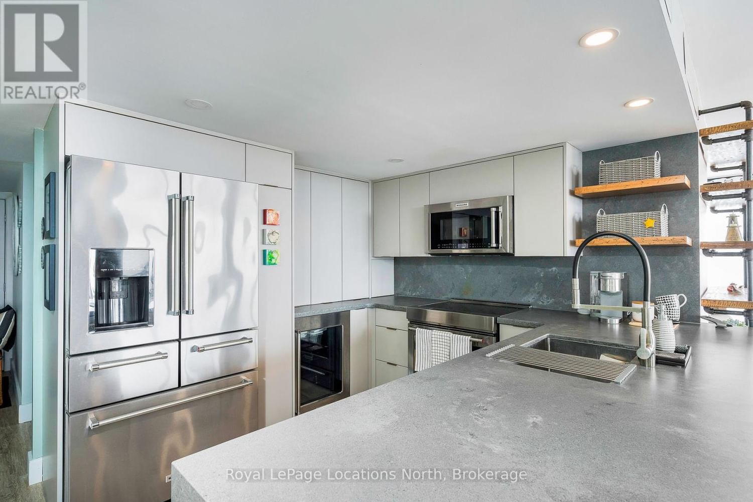 901 - 24 RAMBLINGS WAY Image 16