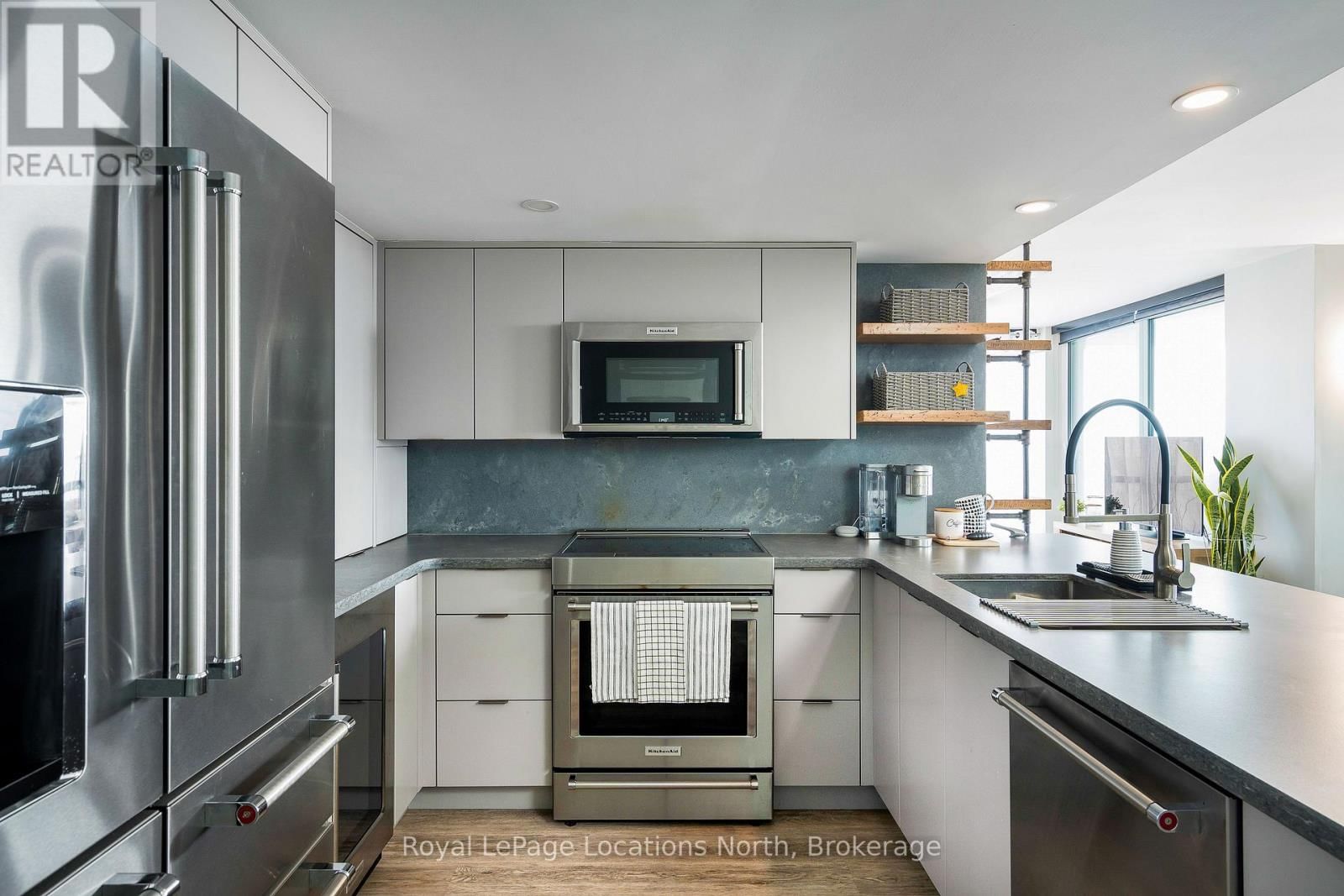 901 - 24 RAMBLINGS WAY Image 17