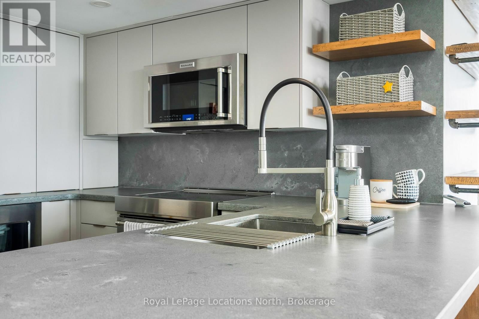 901 - 24 RAMBLINGS WAY Image 18