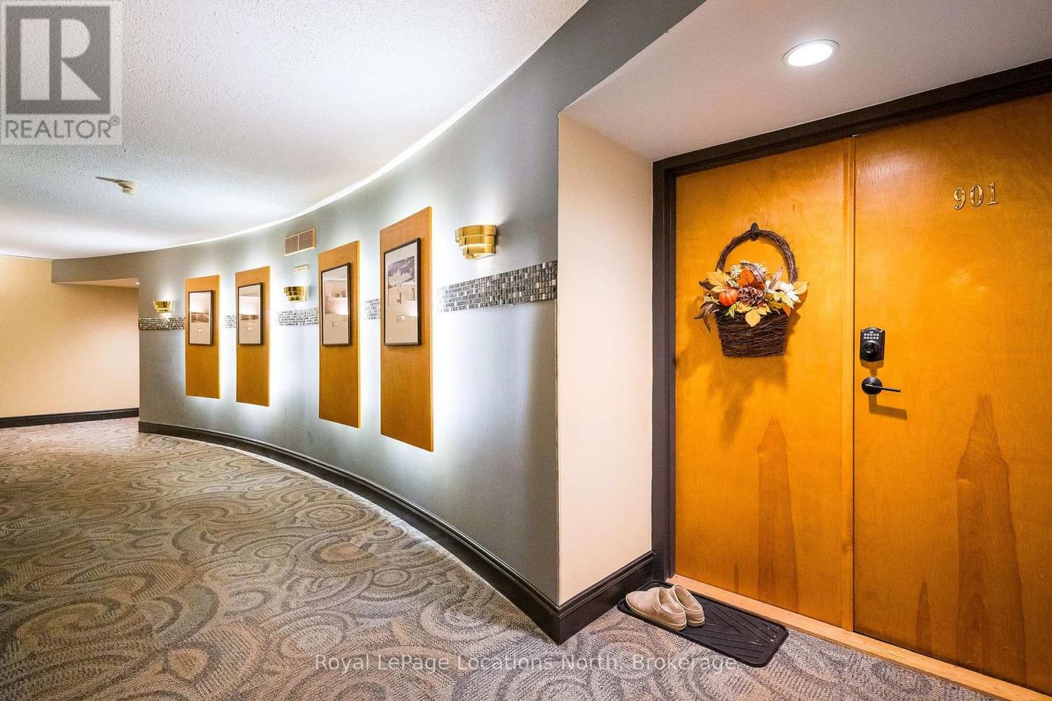 901 - 24 RAMBLINGS WAY Image 2