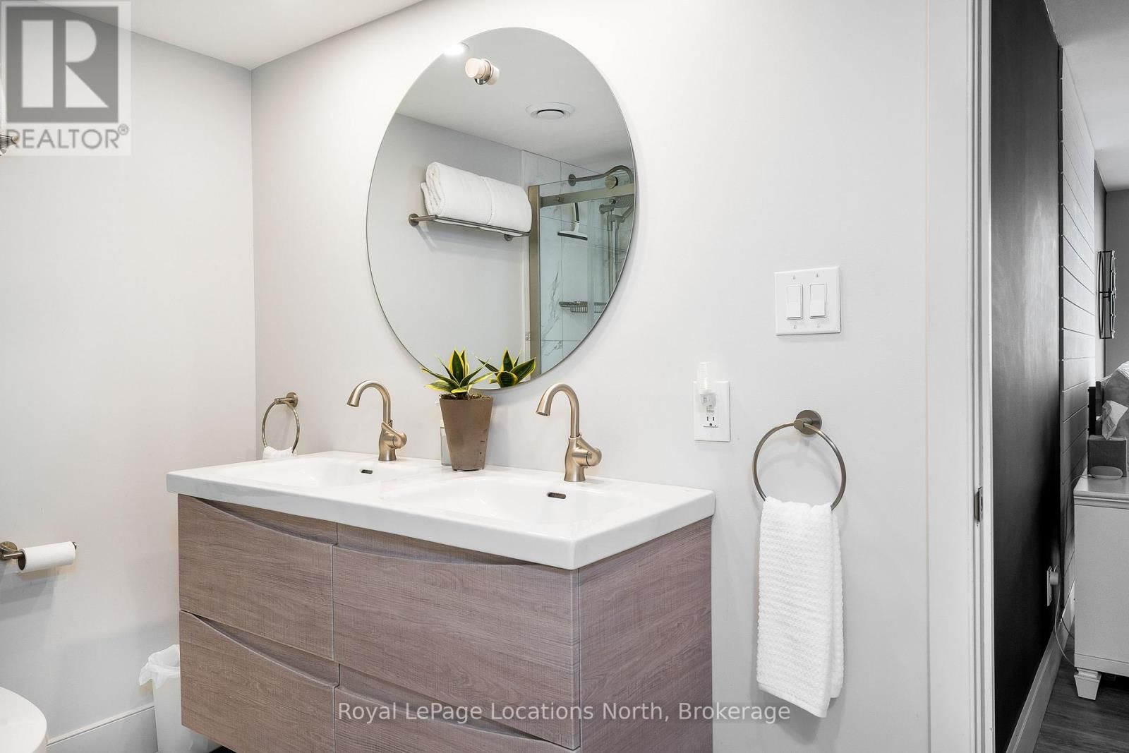 901 - 24 RAMBLINGS WAY Image 24