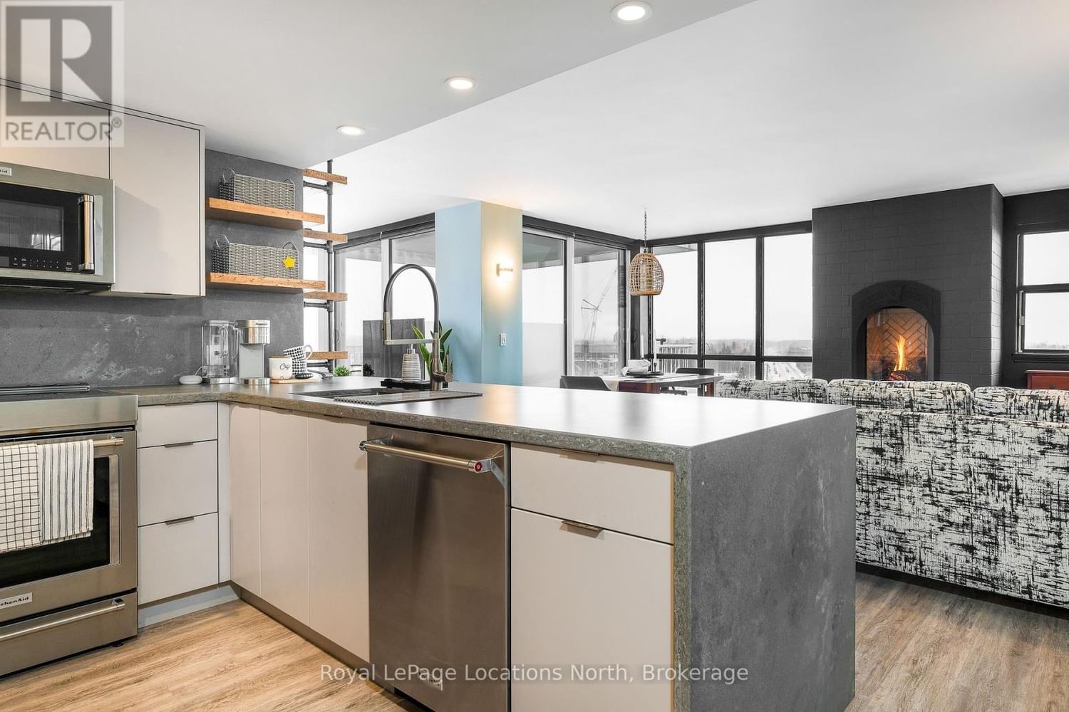 901 - 24 RAMBLINGS WAY Image 5