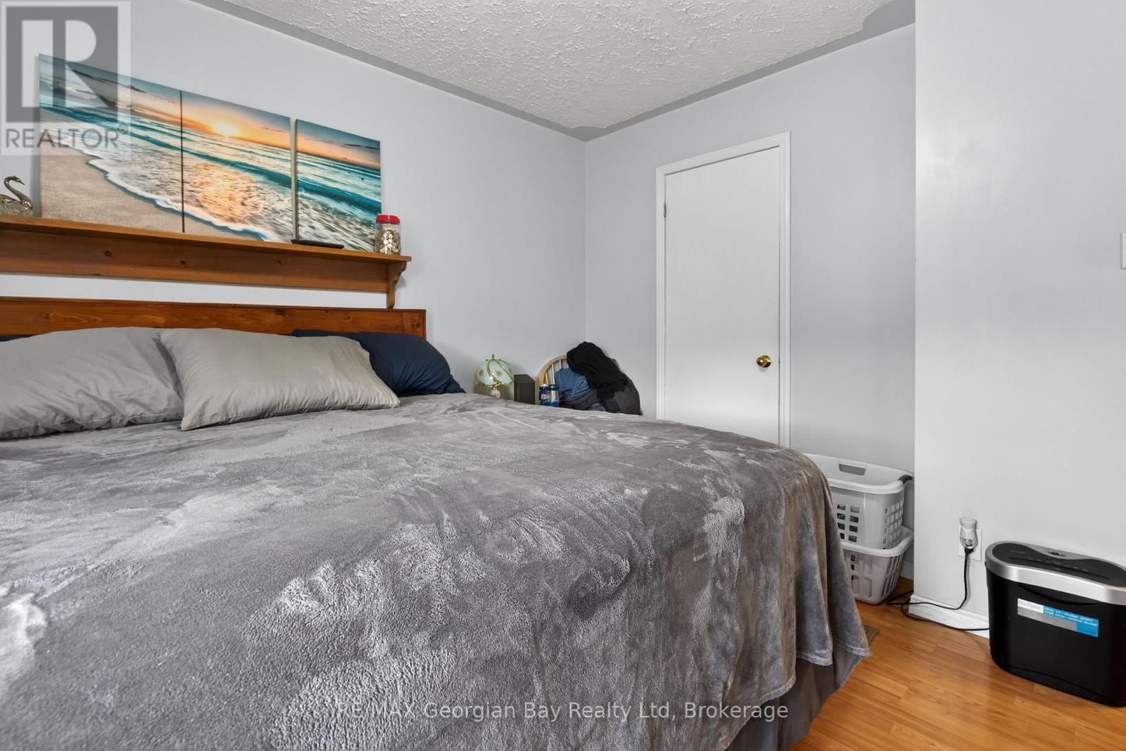 19 MERCER CRESCENT Image 11