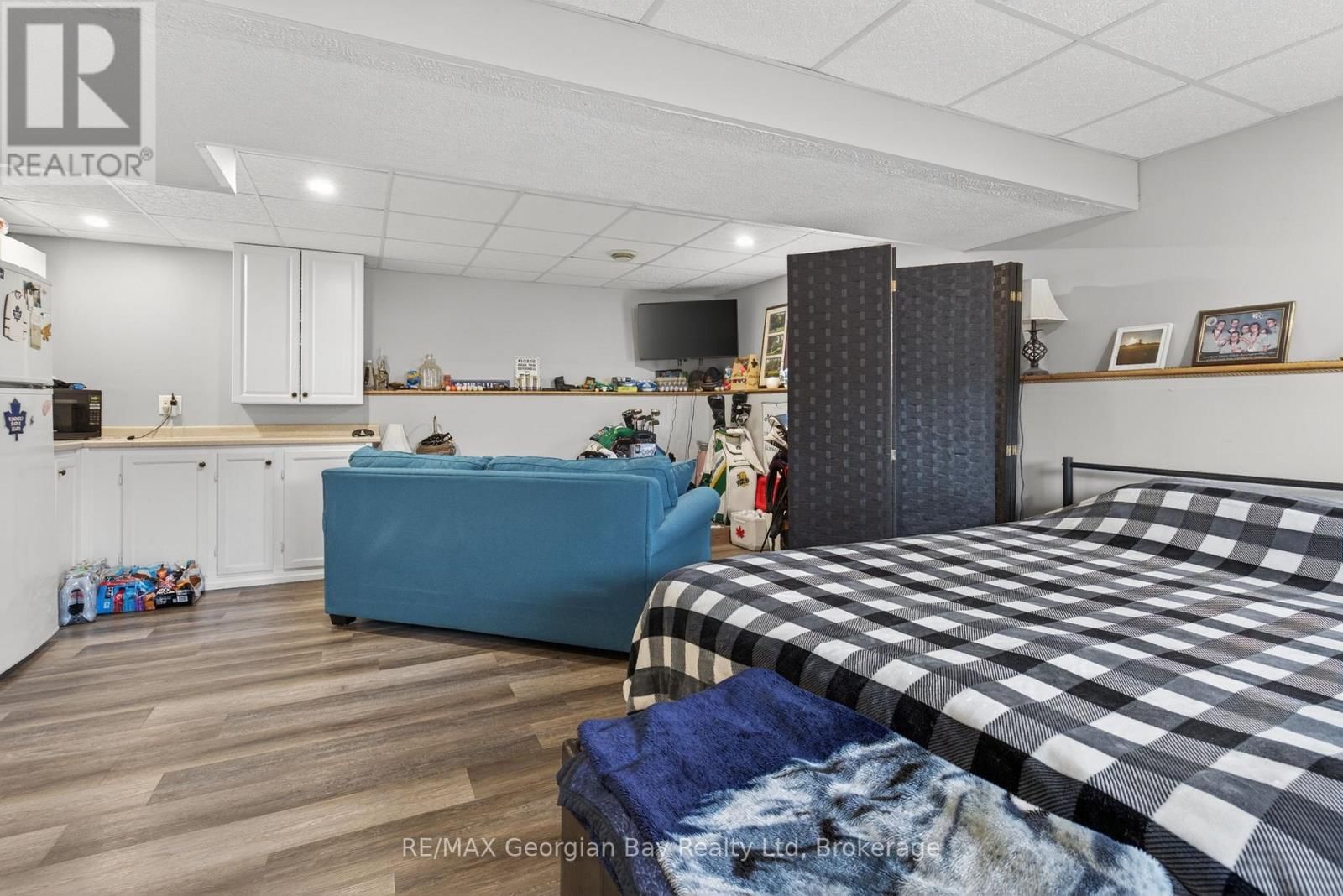 19 MERCER CRESCENT Image 16