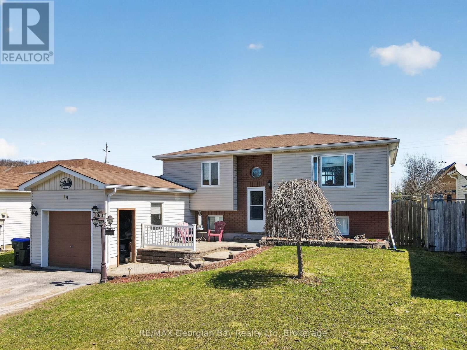 19 MERCER CRESCENT Image 2