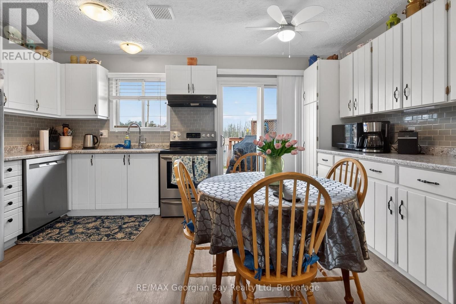 19 MERCER CRESCENT Image 7