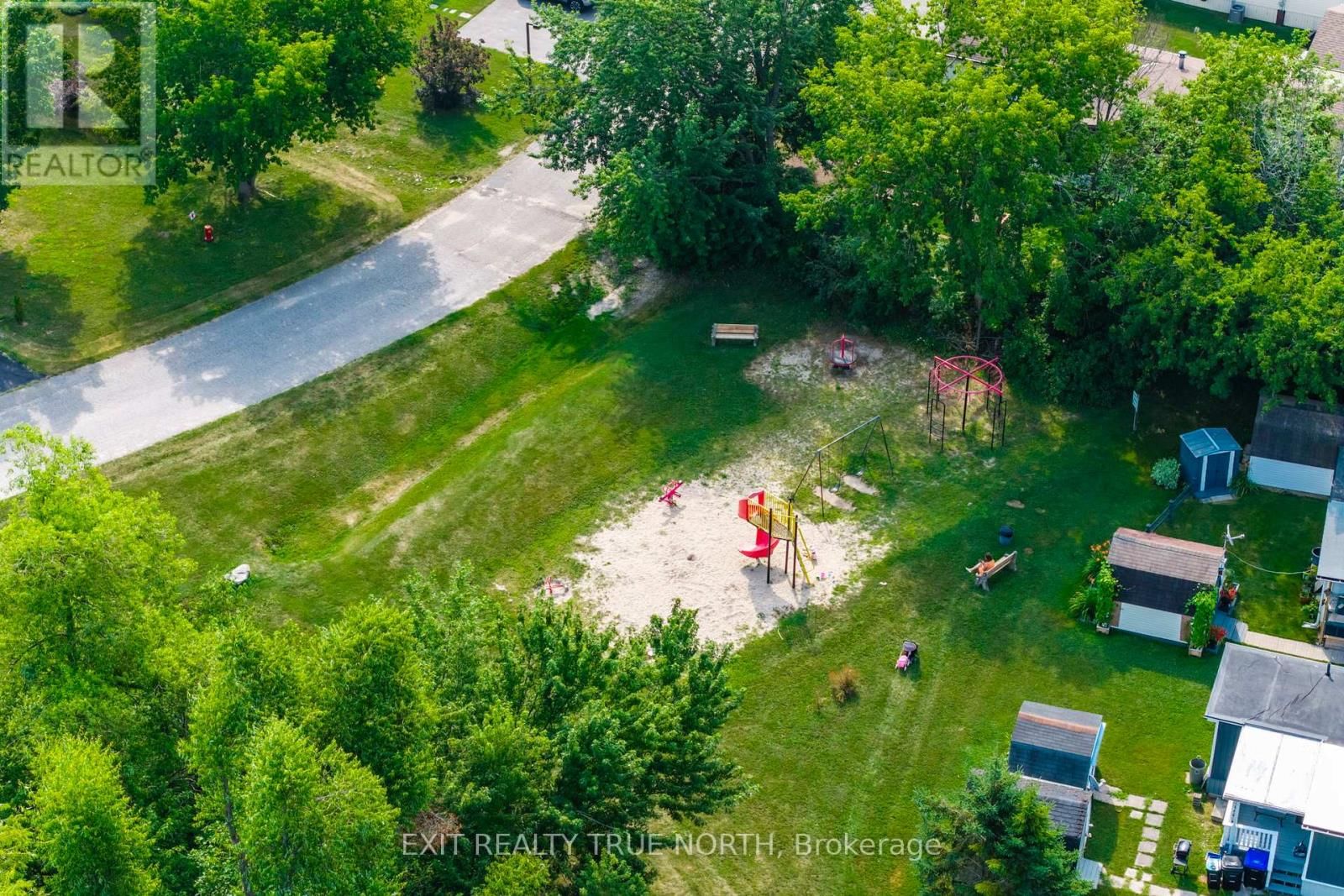 19 VIC'S ROAD Image 19