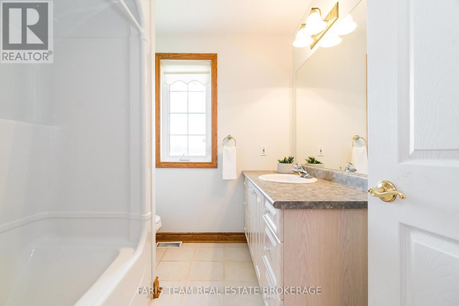 8485 HIGHWAY 93 Image 16