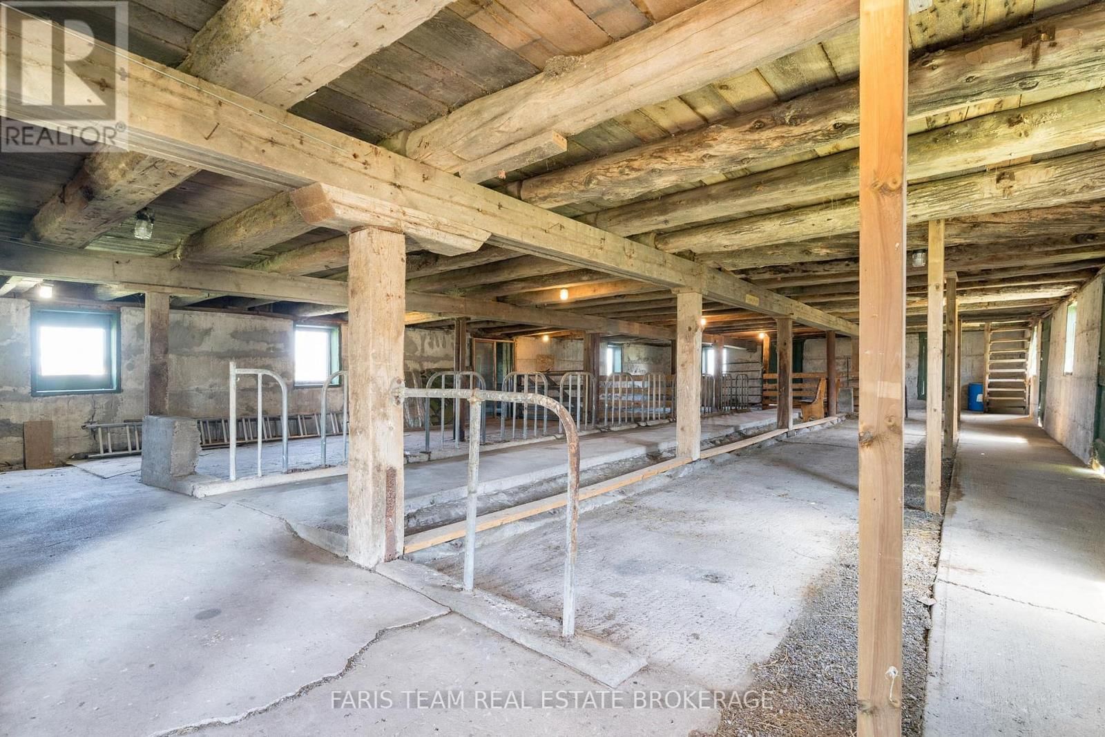 8485 HIGHWAY 93 Image 32