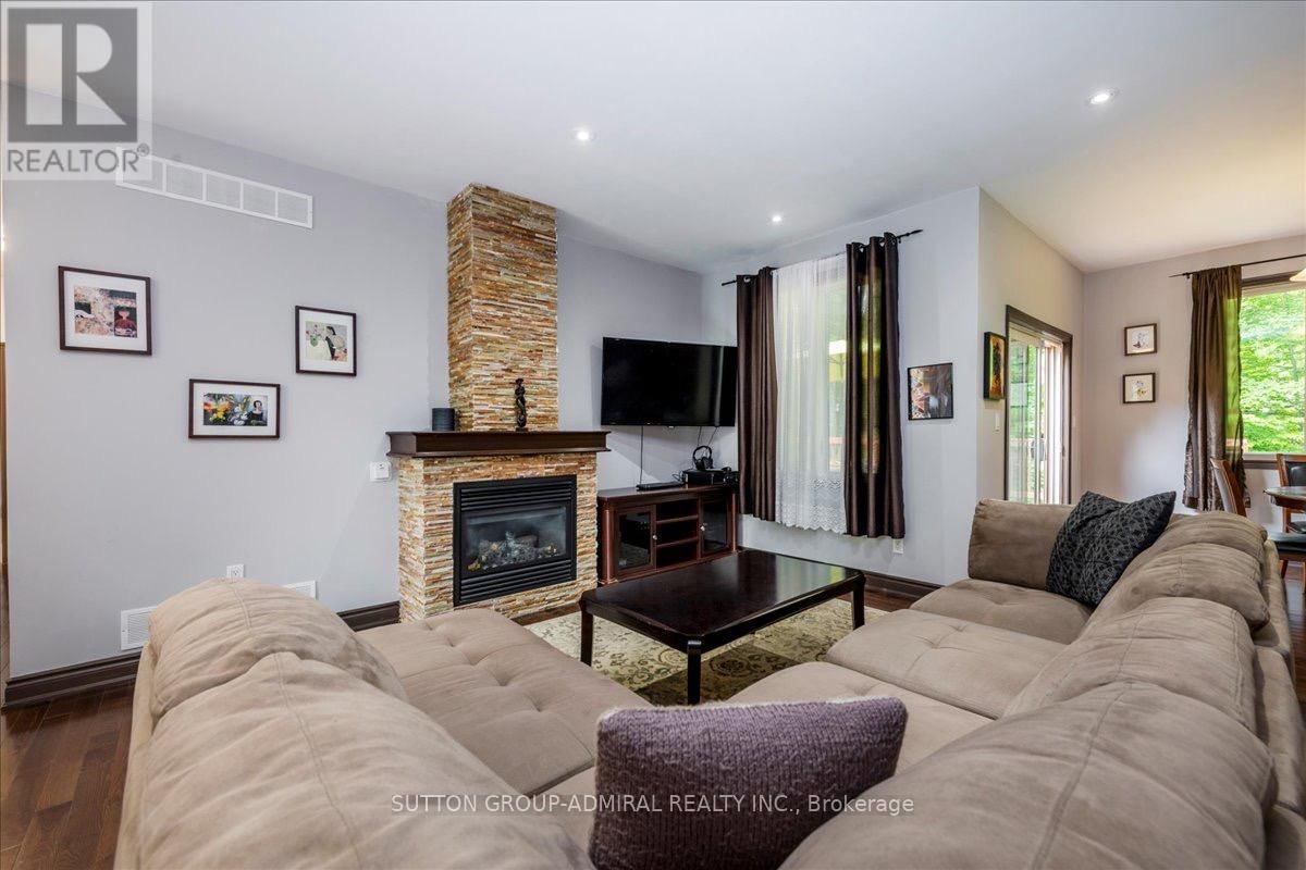 79 FOREST CIRCLE Image 13