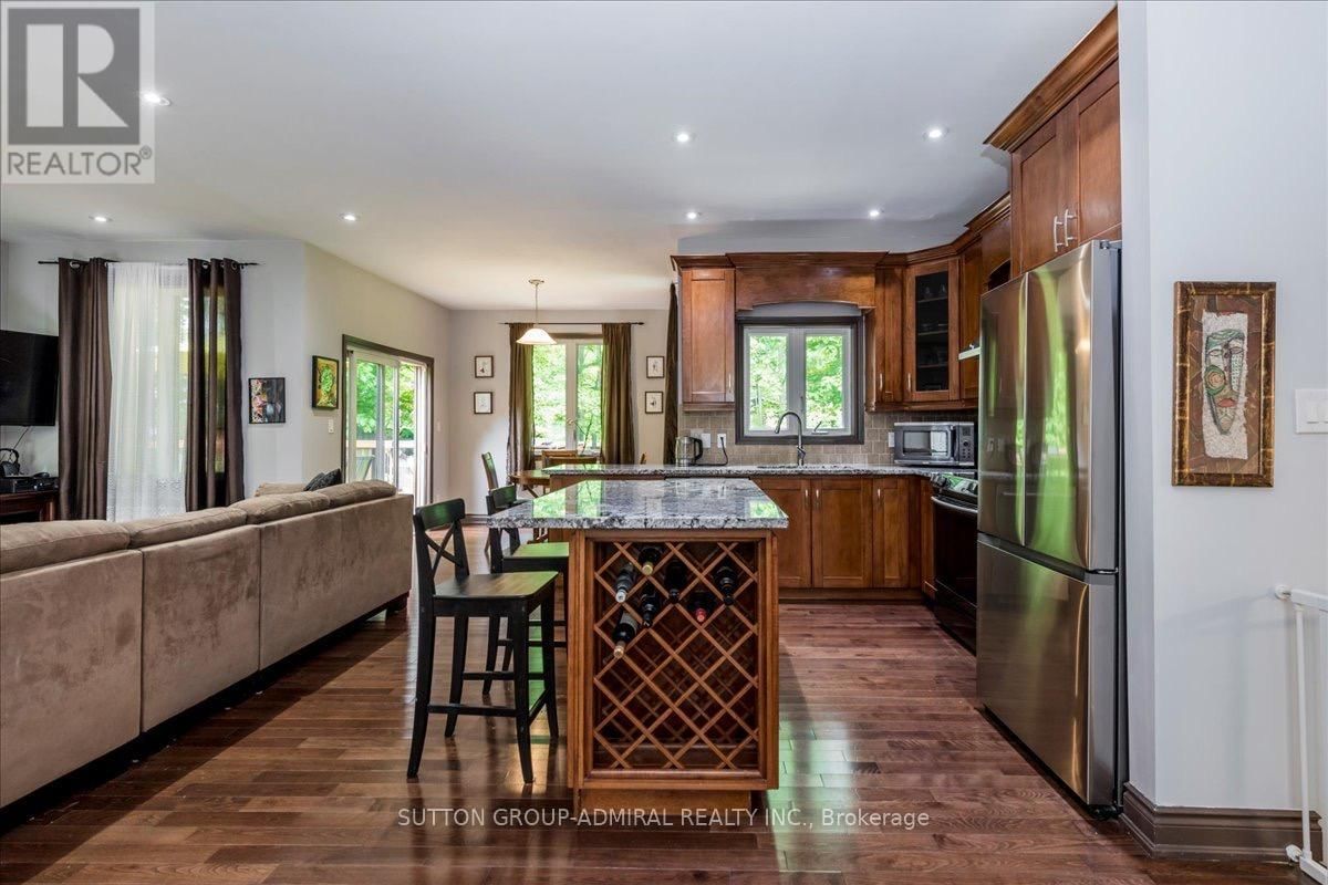 79 FOREST CIRCLE Image 16