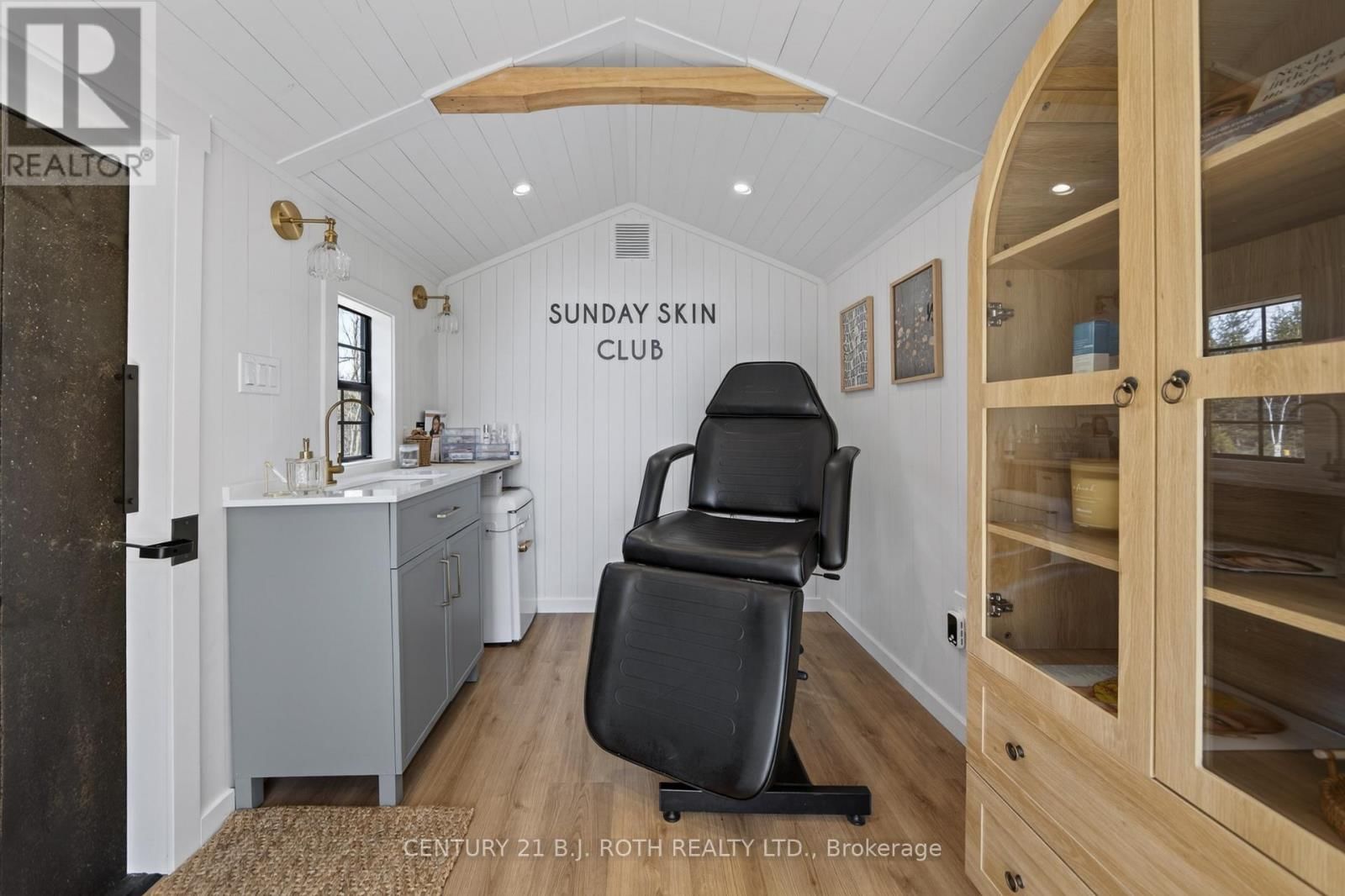 1931 WOODS BAY ROAD Image 34