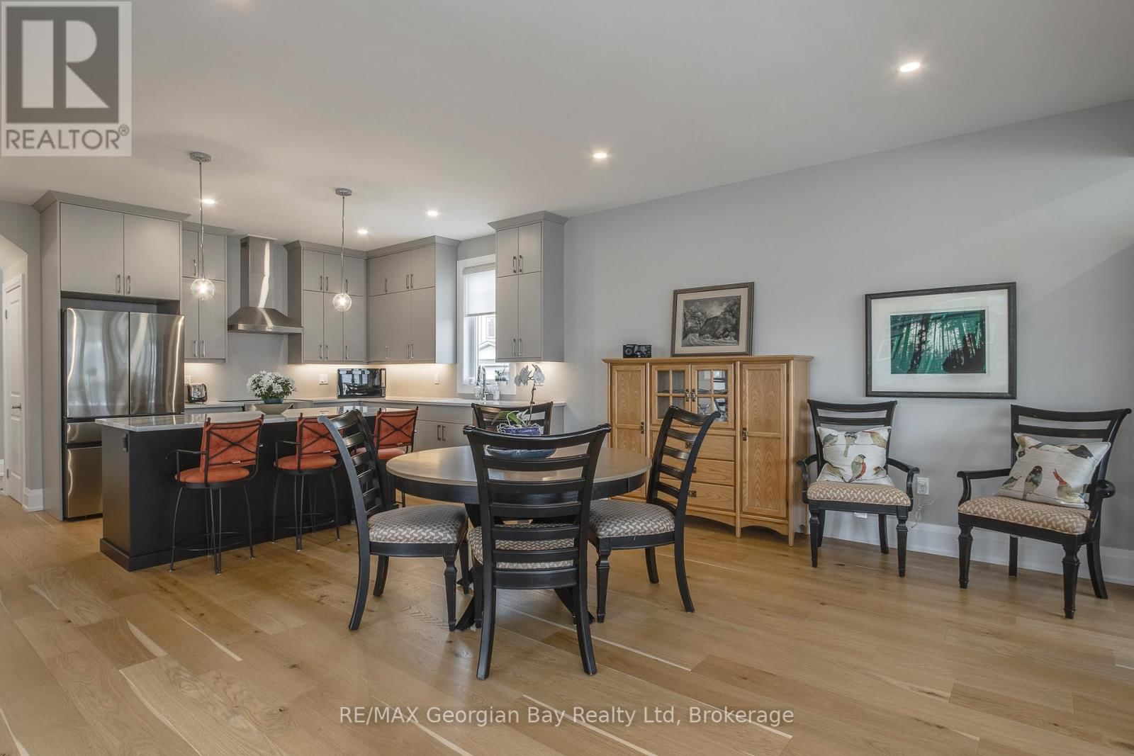 2 MAGAZINE STREET Image 11