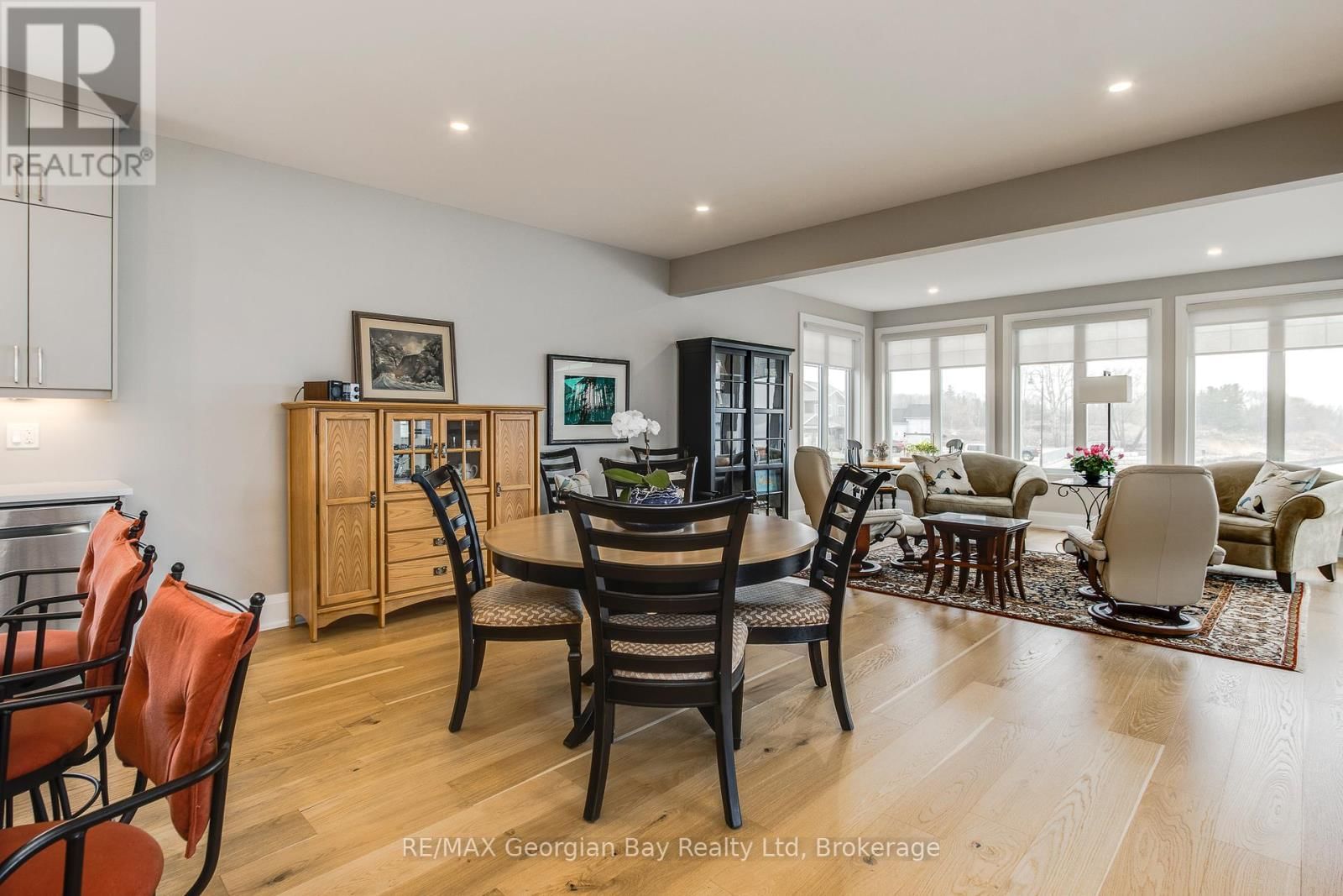 2 MAGAZINE STREET Image 13