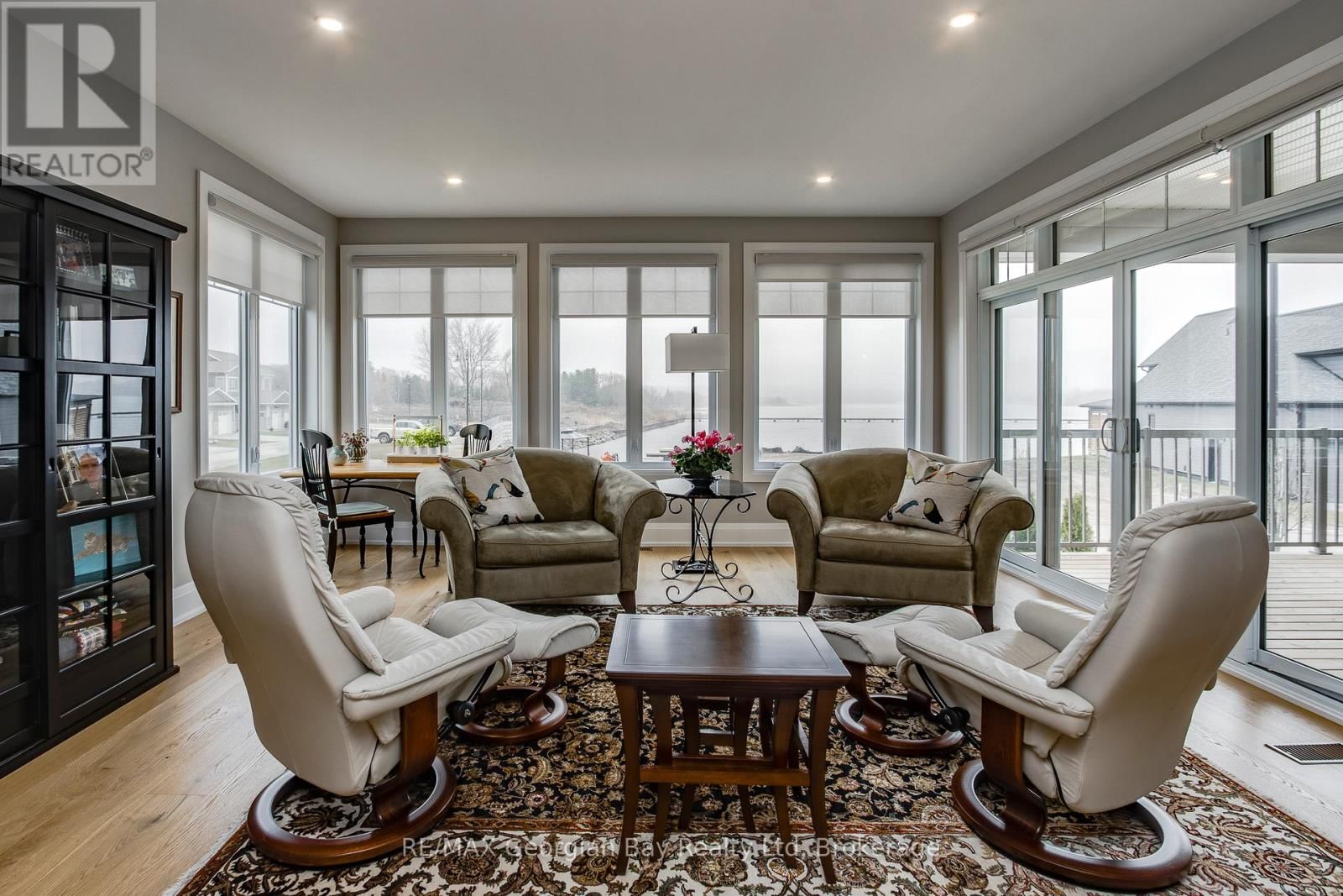 2 MAGAZINE STREET Image 14