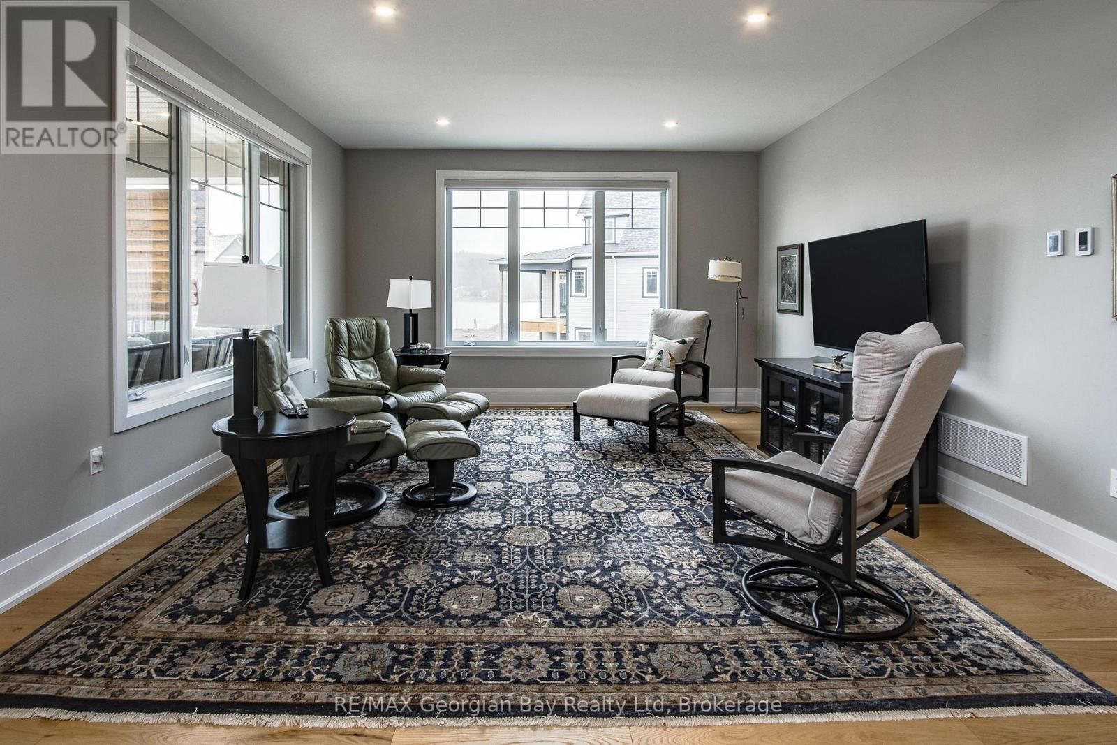 2 MAGAZINE STREET Image 15