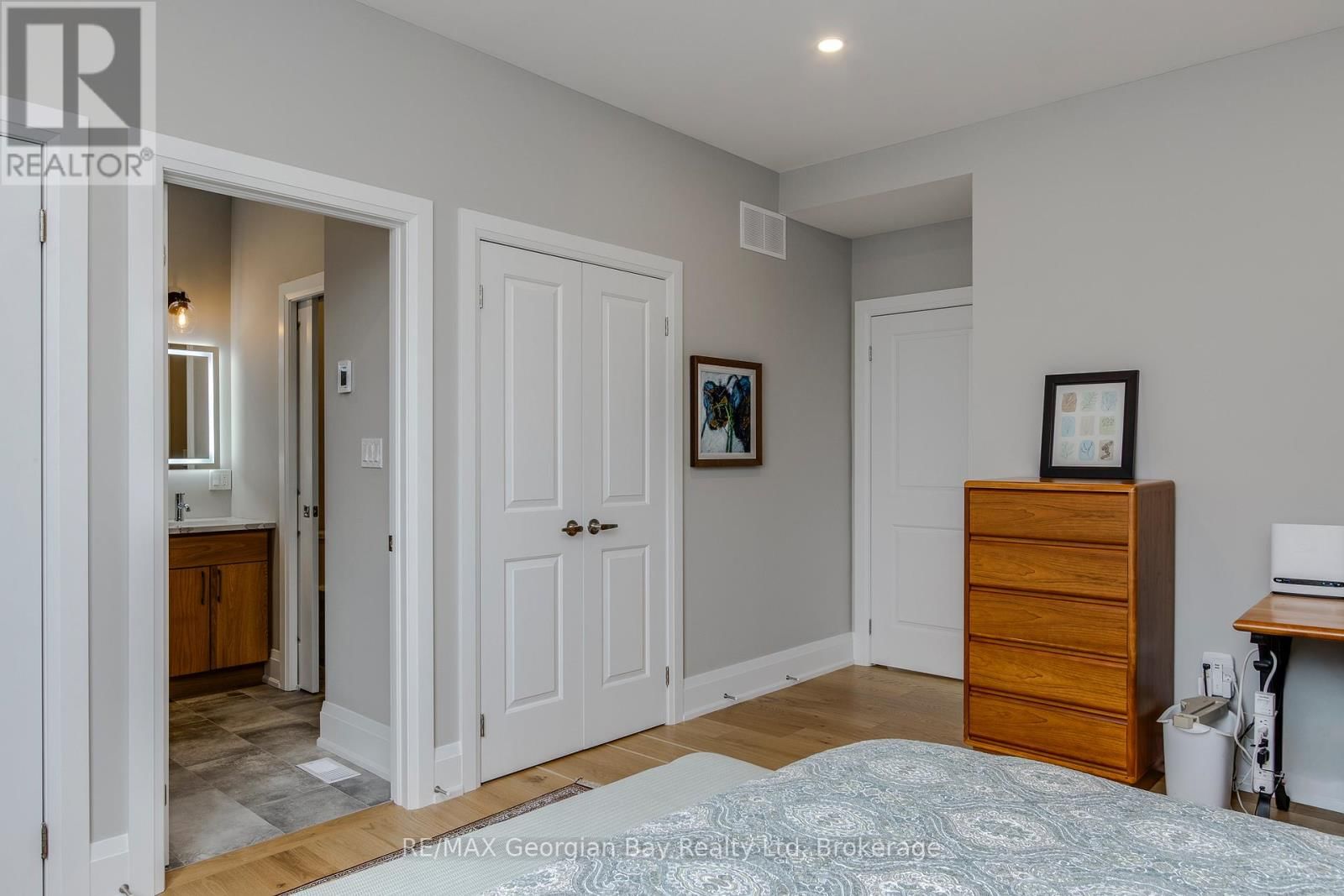 2 MAGAZINE STREET Image 19