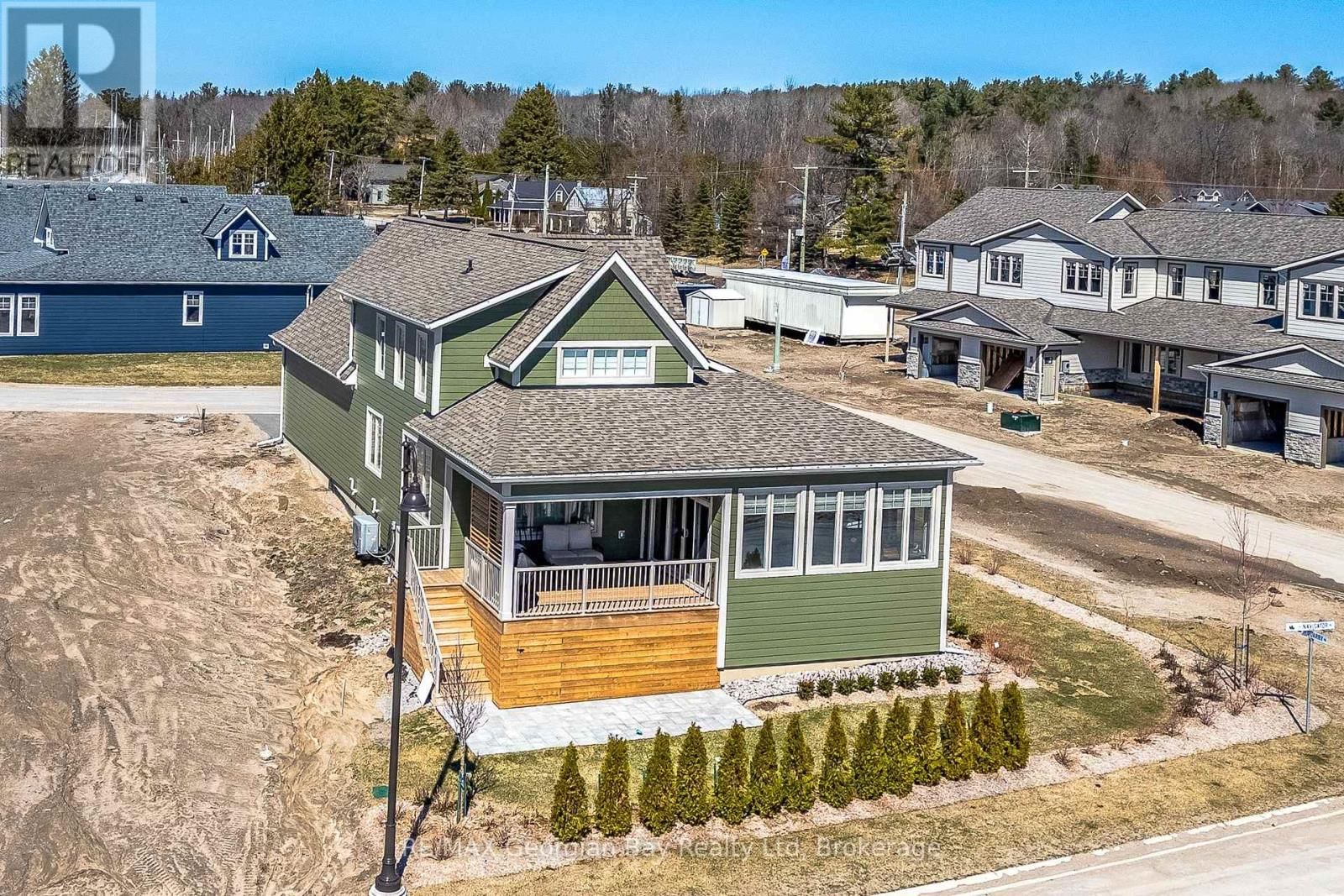 2 MAGAZINE STREET Image 2