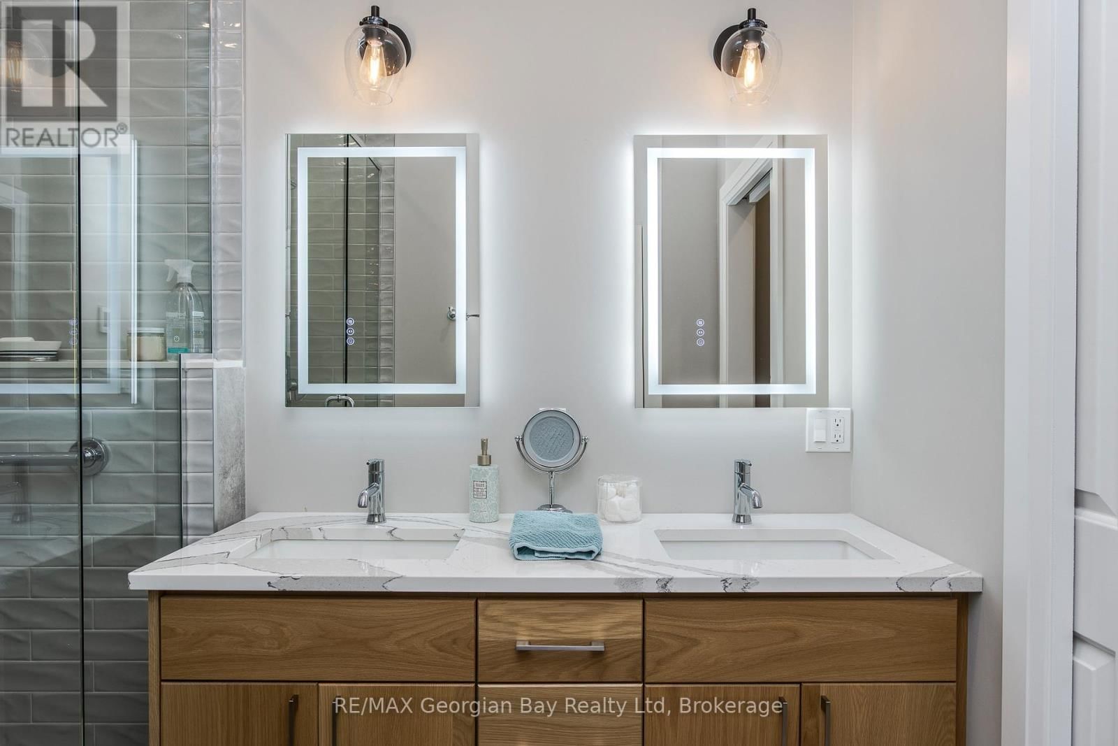 2 MAGAZINE STREET Image 21