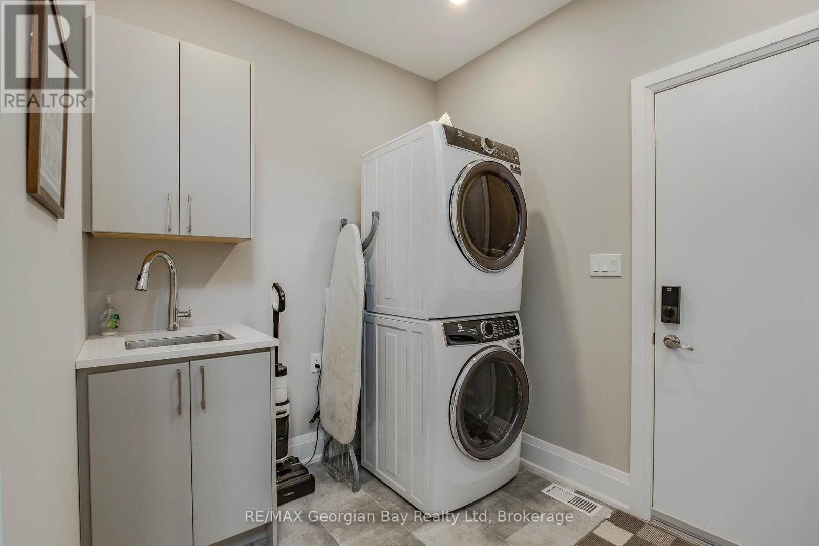 2 MAGAZINE STREET Image 24