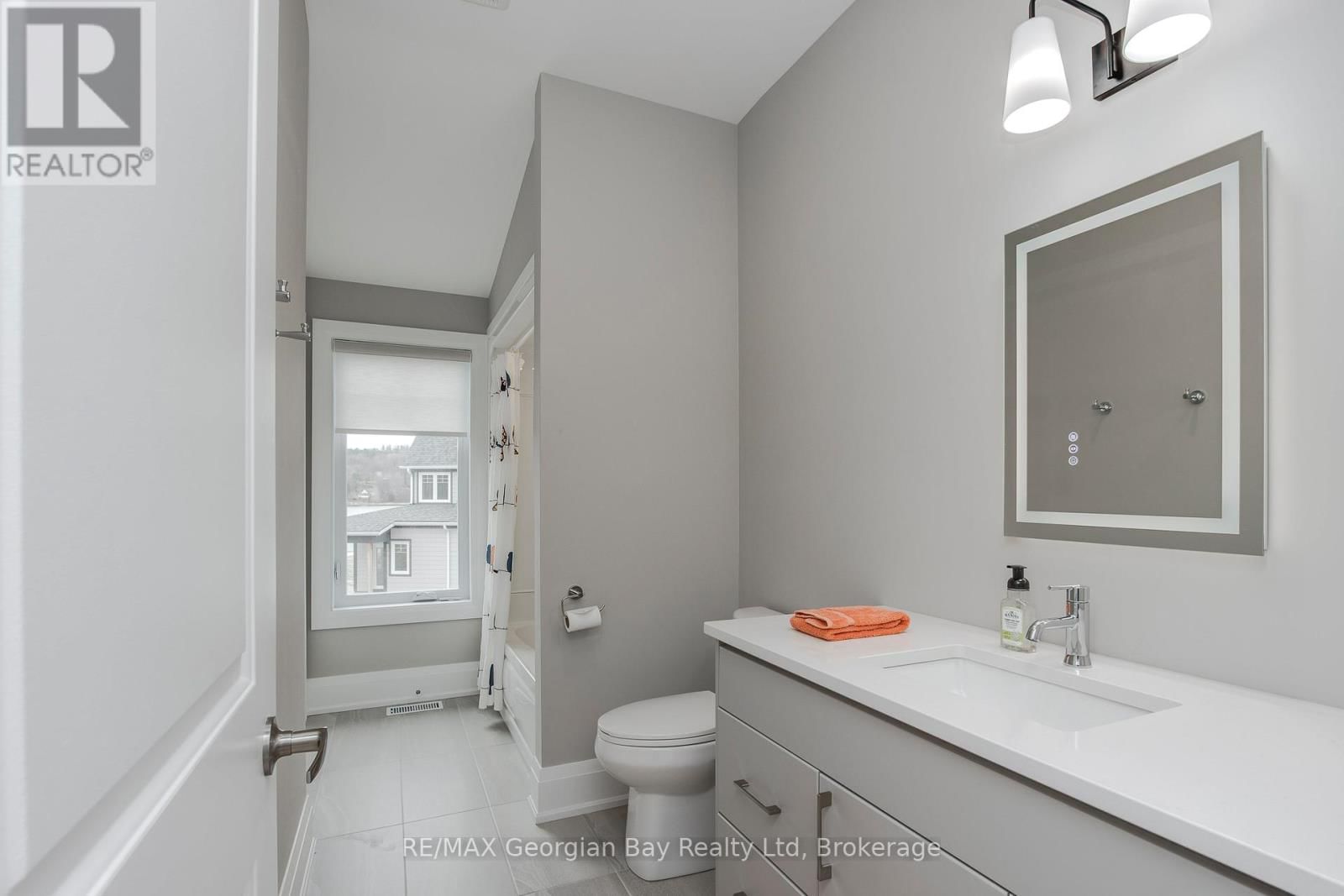 2 MAGAZINE STREET Image 32