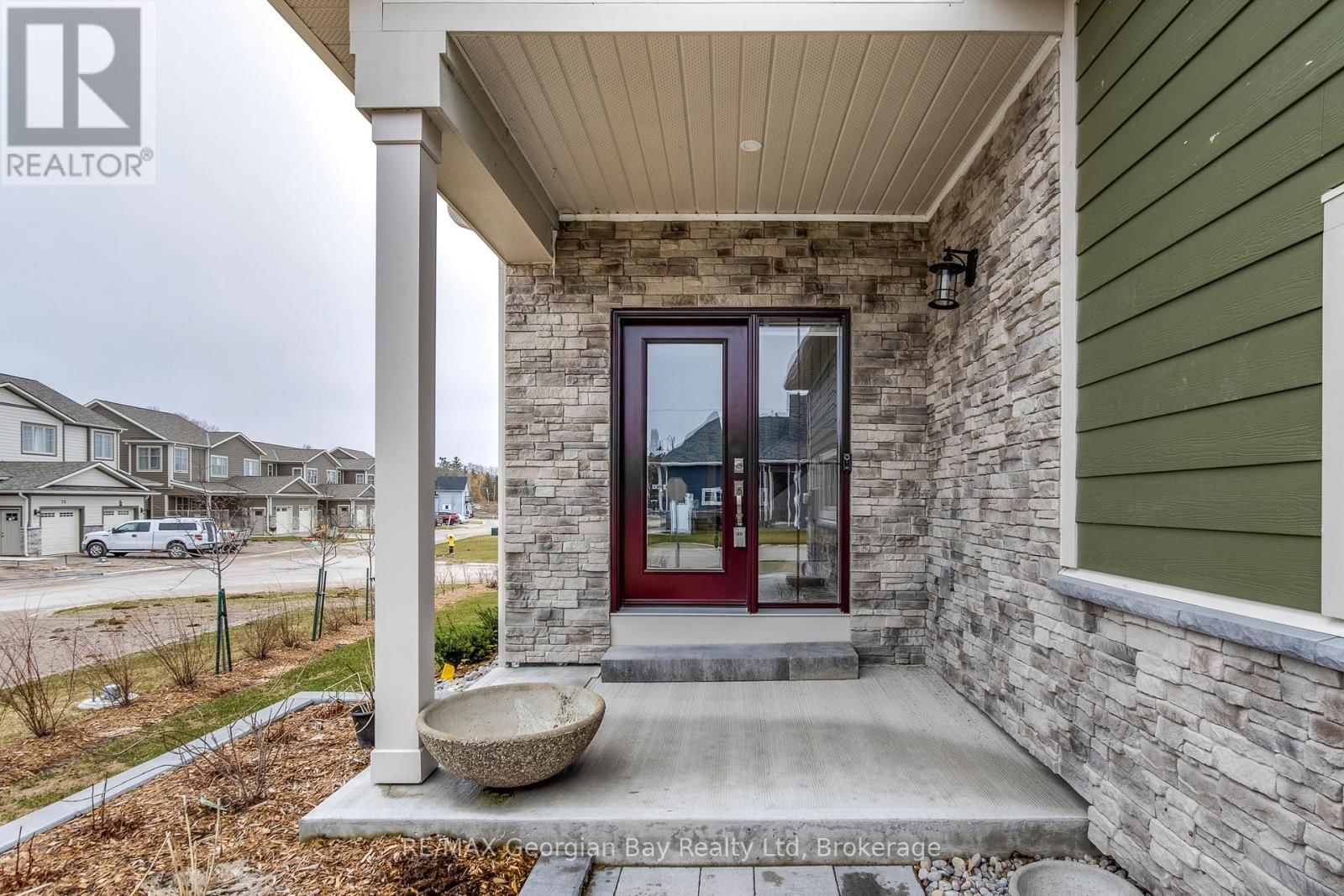 2 MAGAZINE STREET Image 4