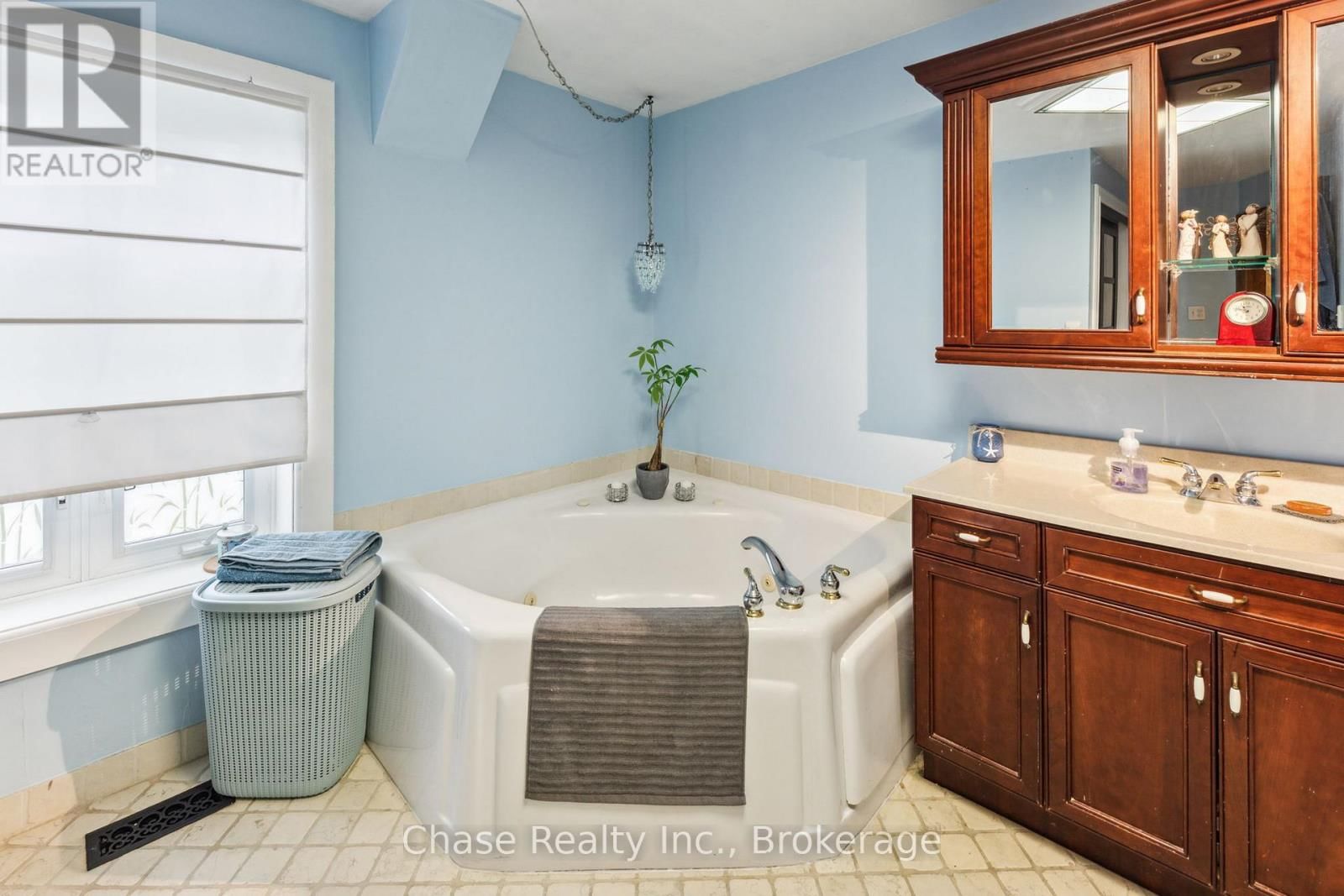 746 SIXTH AVENUE Image 15