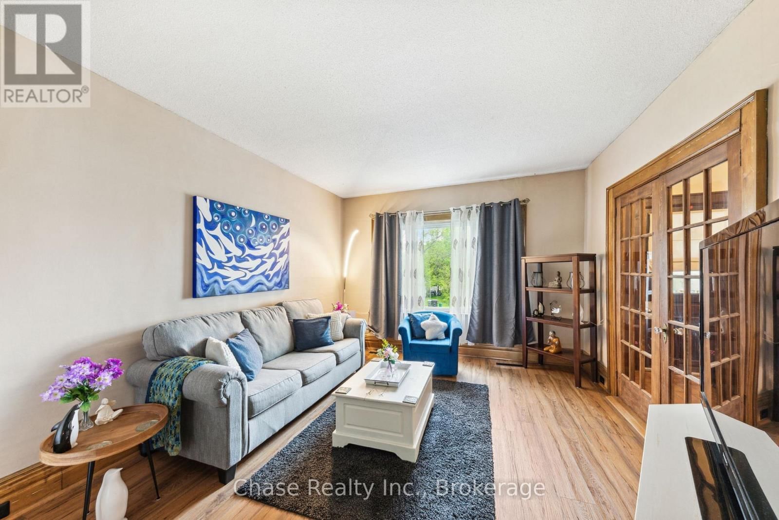 746 SIXTH AVENUE Image 9