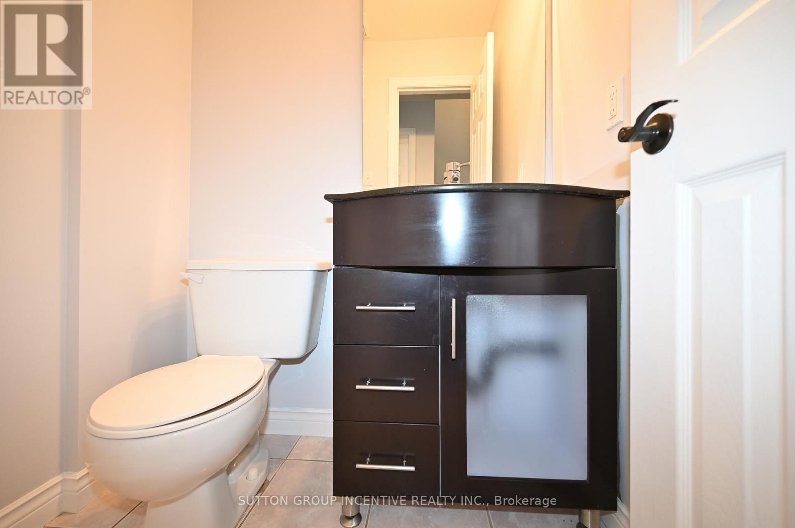 26 WARNER ROAD Image 19