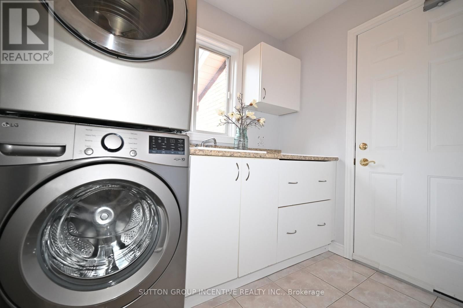 26 WARNER ROAD Image 20