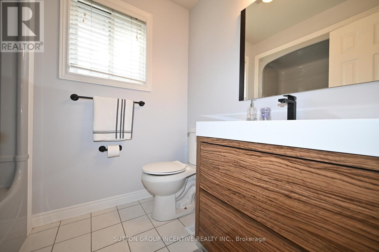 26 WARNER ROAD Image 31