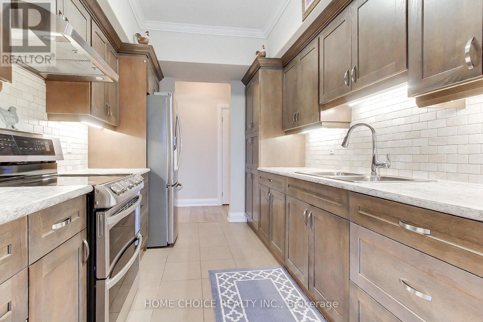 301 - 720 YONGE STREET EAST Image 15