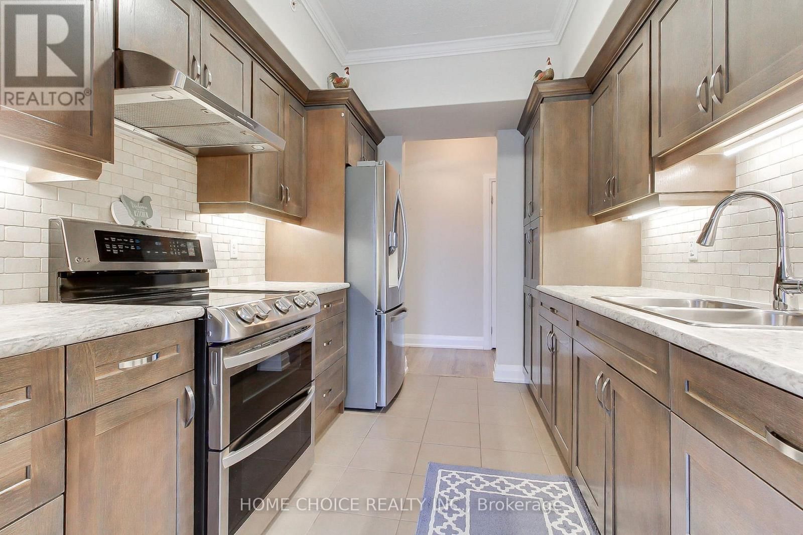 301 - 720 YONGE STREET EAST Image 16