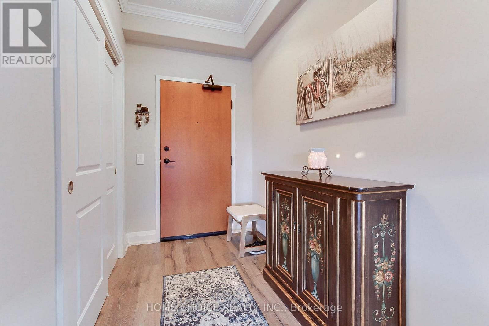 301 - 720 YONGE STREET EAST Image 9