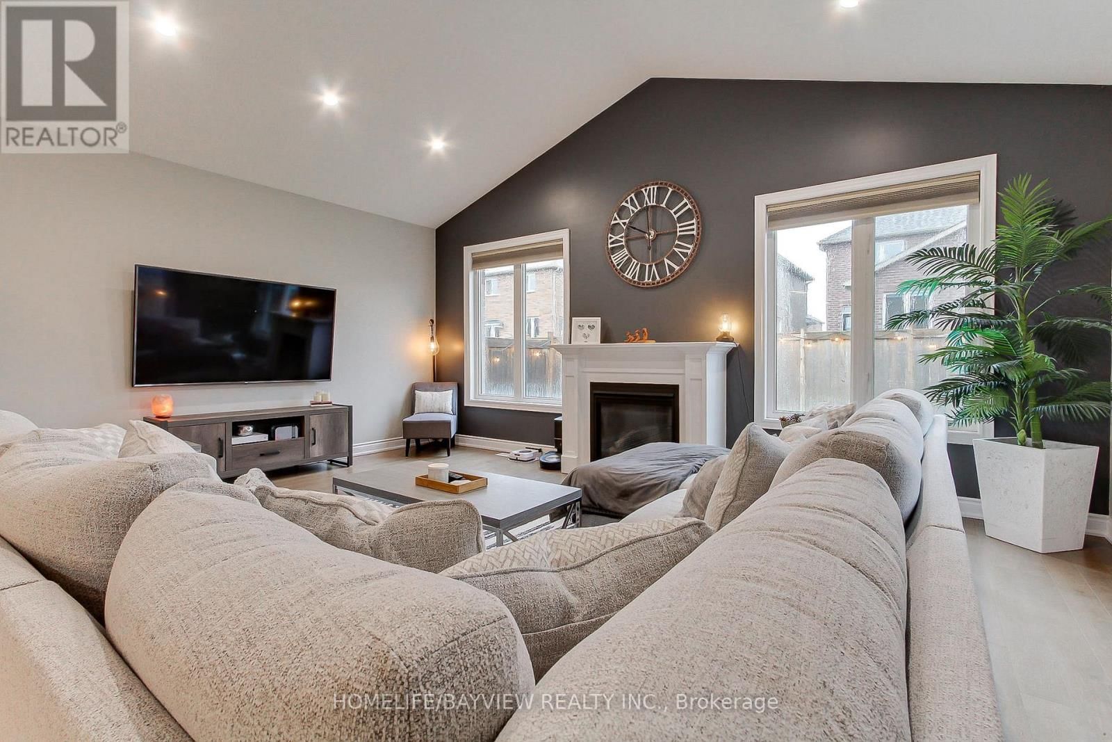 35 BOOTH LANE Image 12