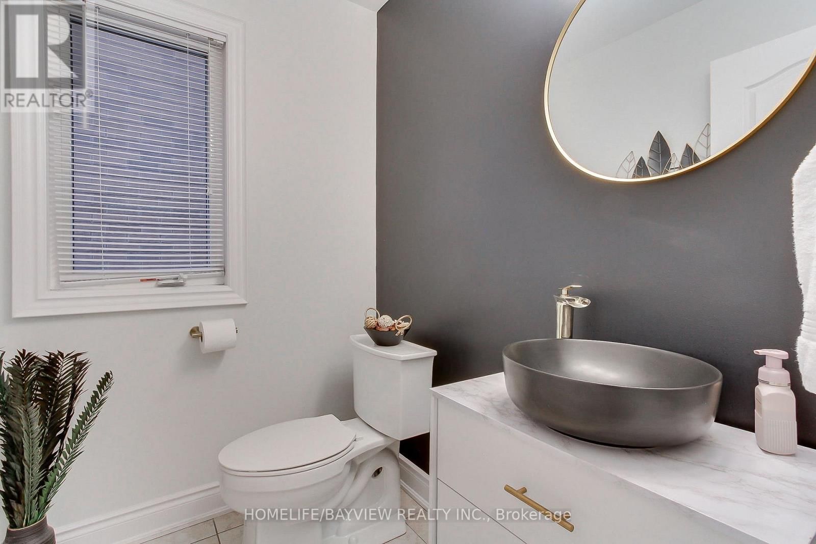 35 BOOTH LANE Image 13