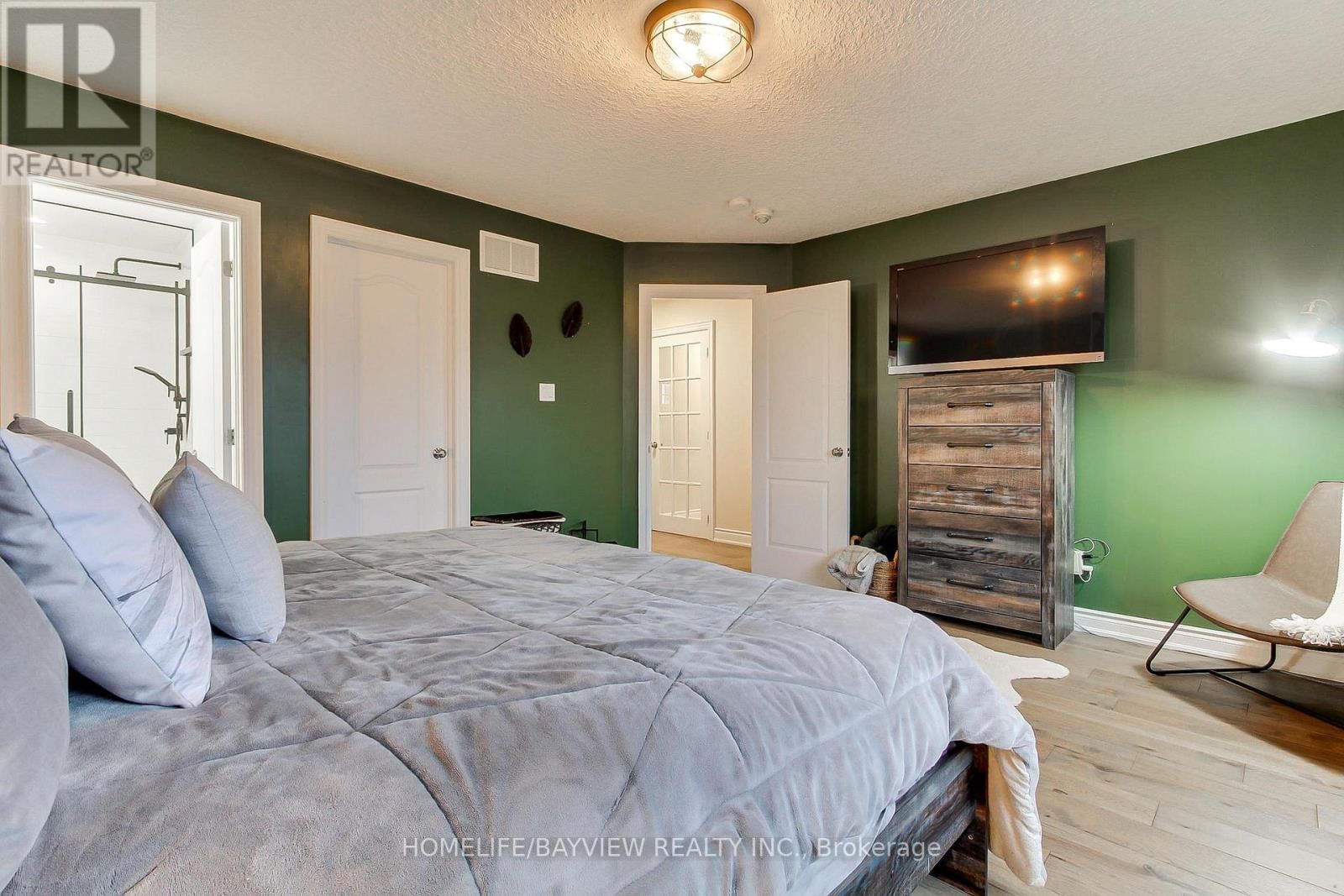 35 BOOTH LANE Image 20