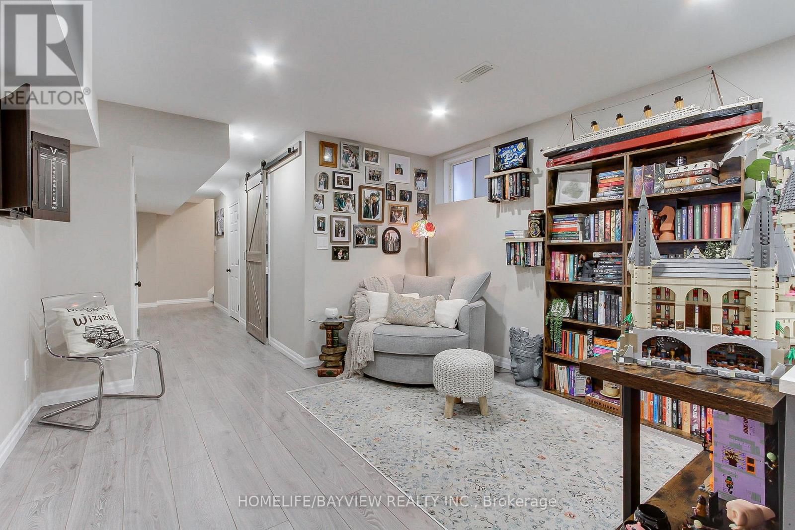 35 BOOTH LANE Image 24