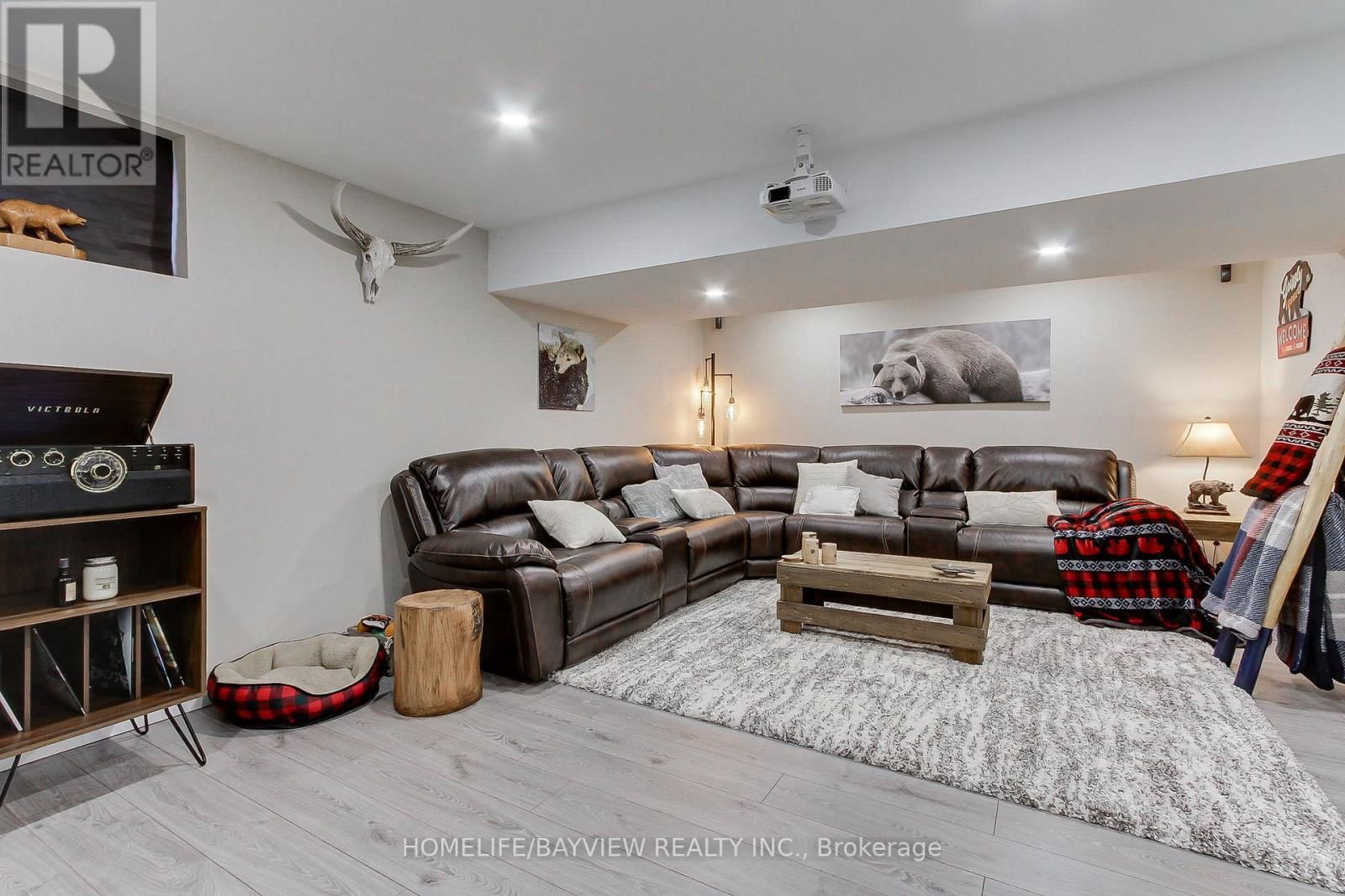 35 BOOTH LANE Image 25