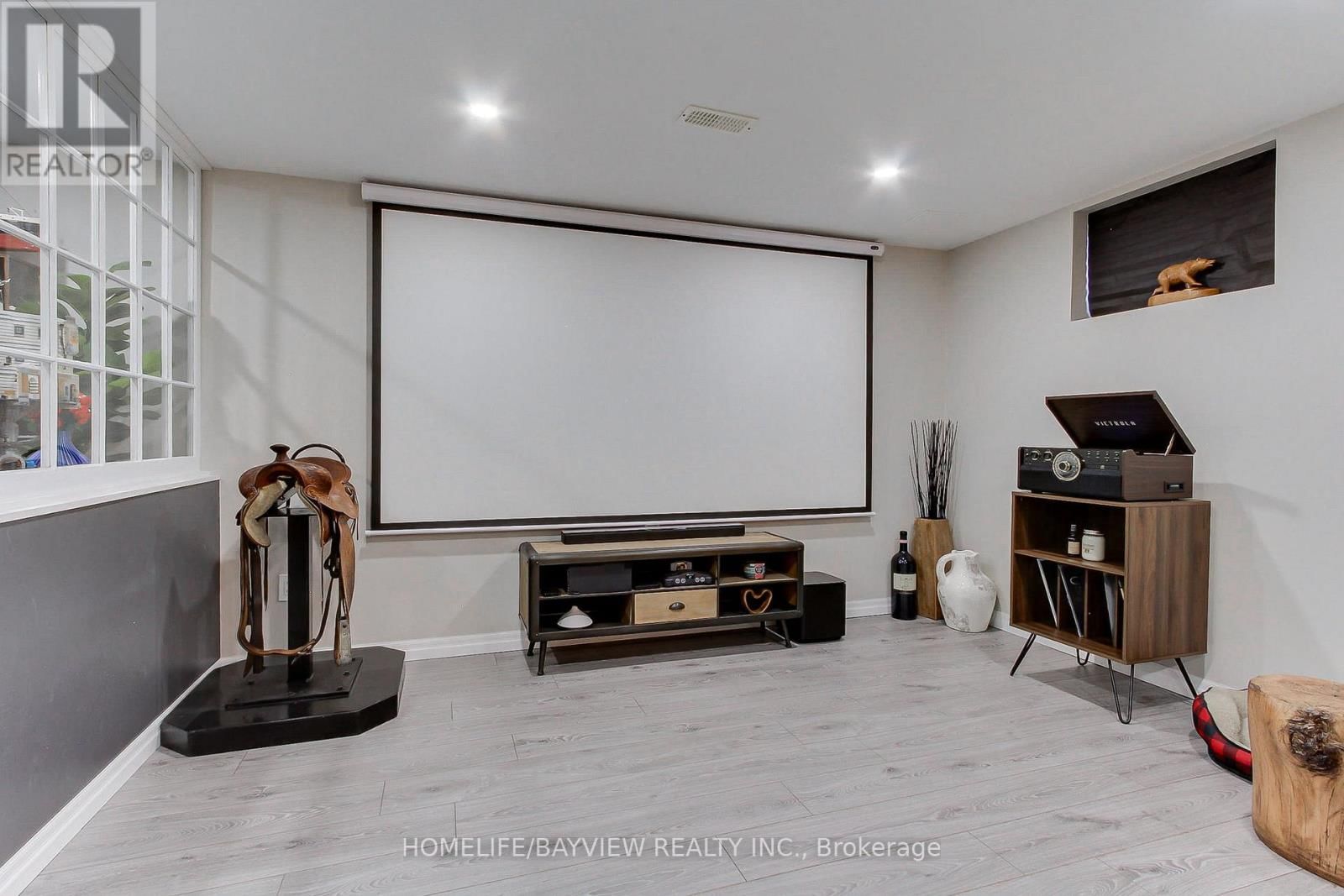 35 BOOTH LANE Image 26