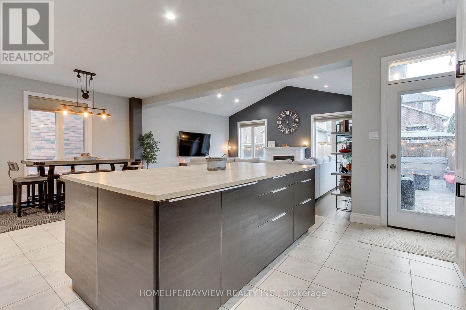 35 BOOTH LANE Image 8