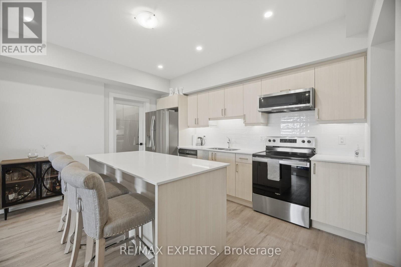 605 - 10 CULINARY LANE Image 10