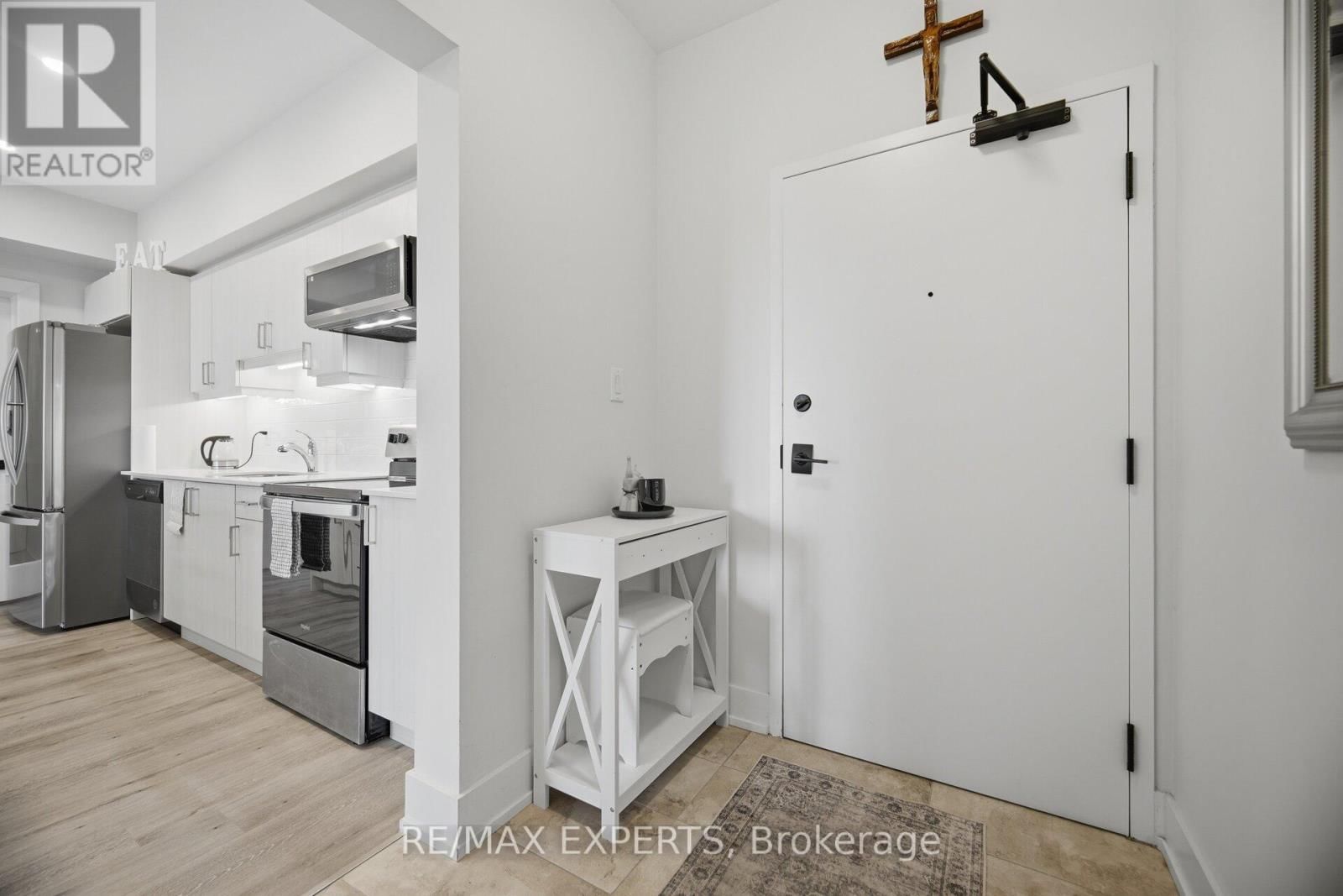 605 - 10 CULINARY LANE Image 5