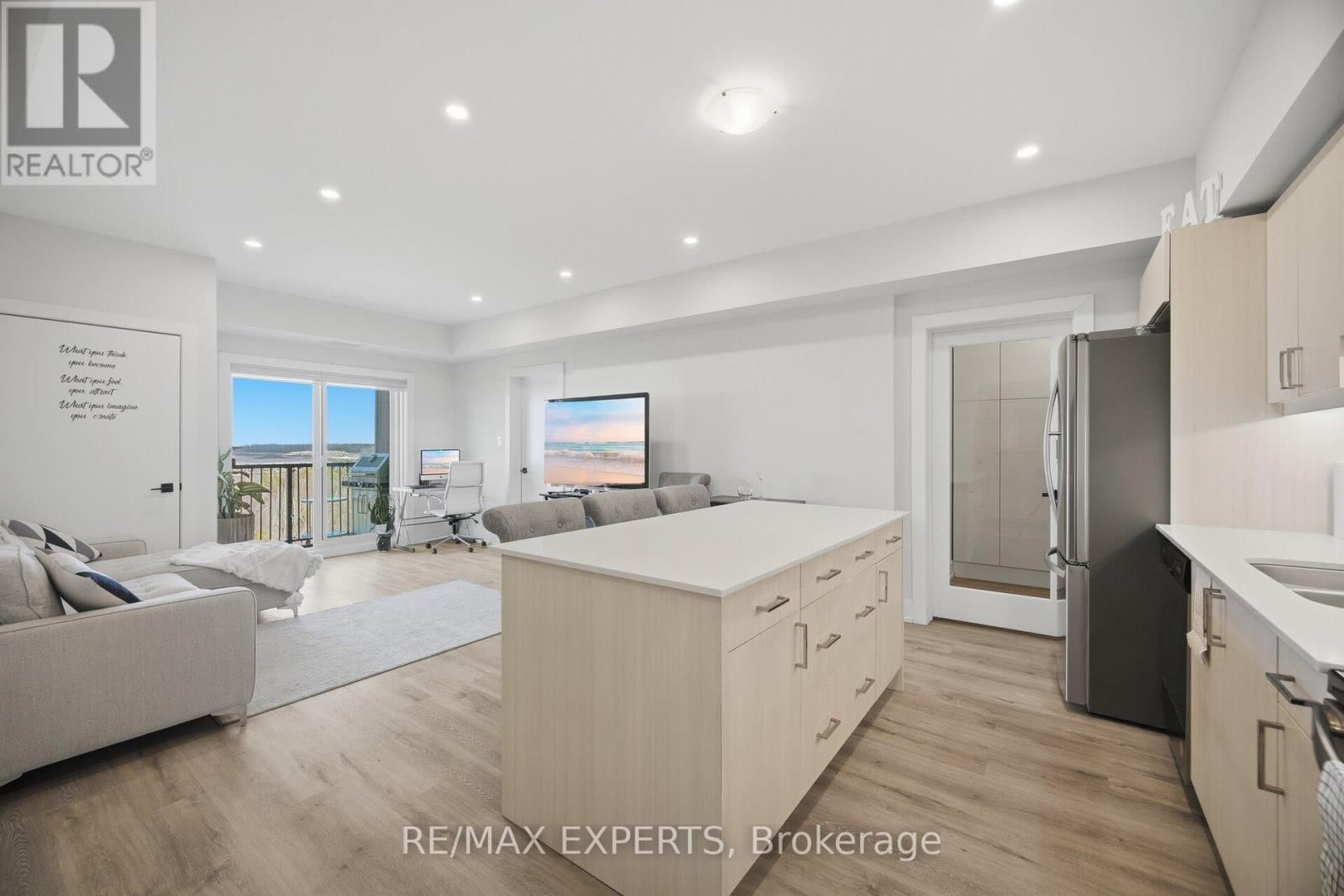 605 - 10 CULINARY LANE Image 9