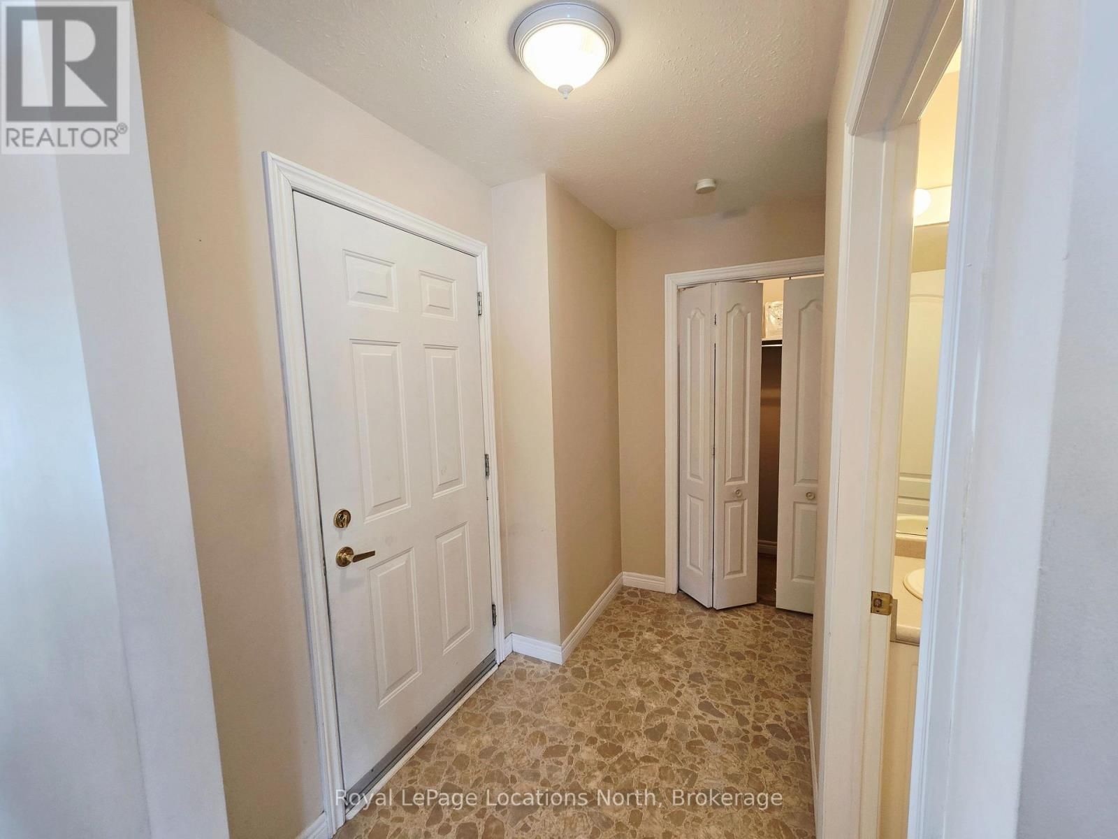 23 - 275 HURON STREET Image 10