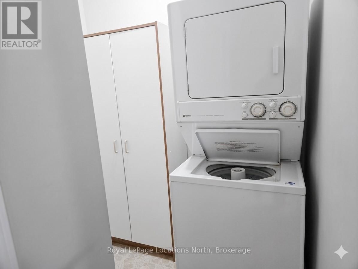 23 - 275 HURON STREET Image 25