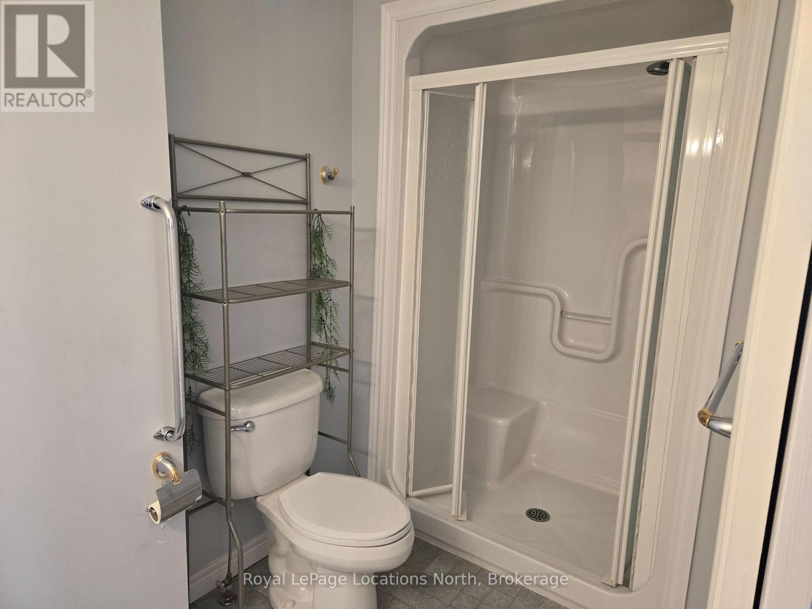 23 - 275 HURON STREET Image 26